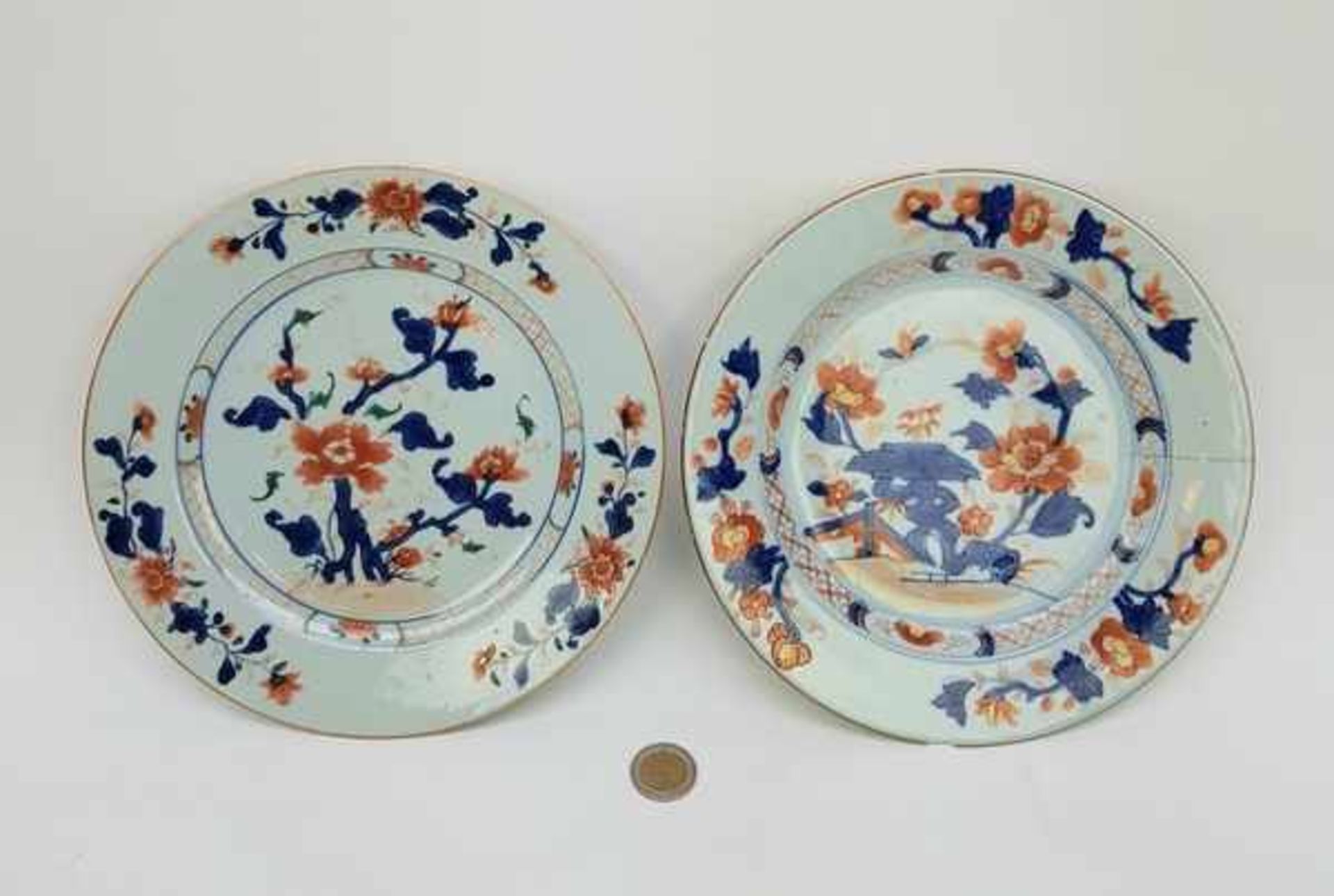 (Aziatica) Twee Imari borden - China - eerste helft 18e eeuw (Yongzheng periode) - Image 2 of 7