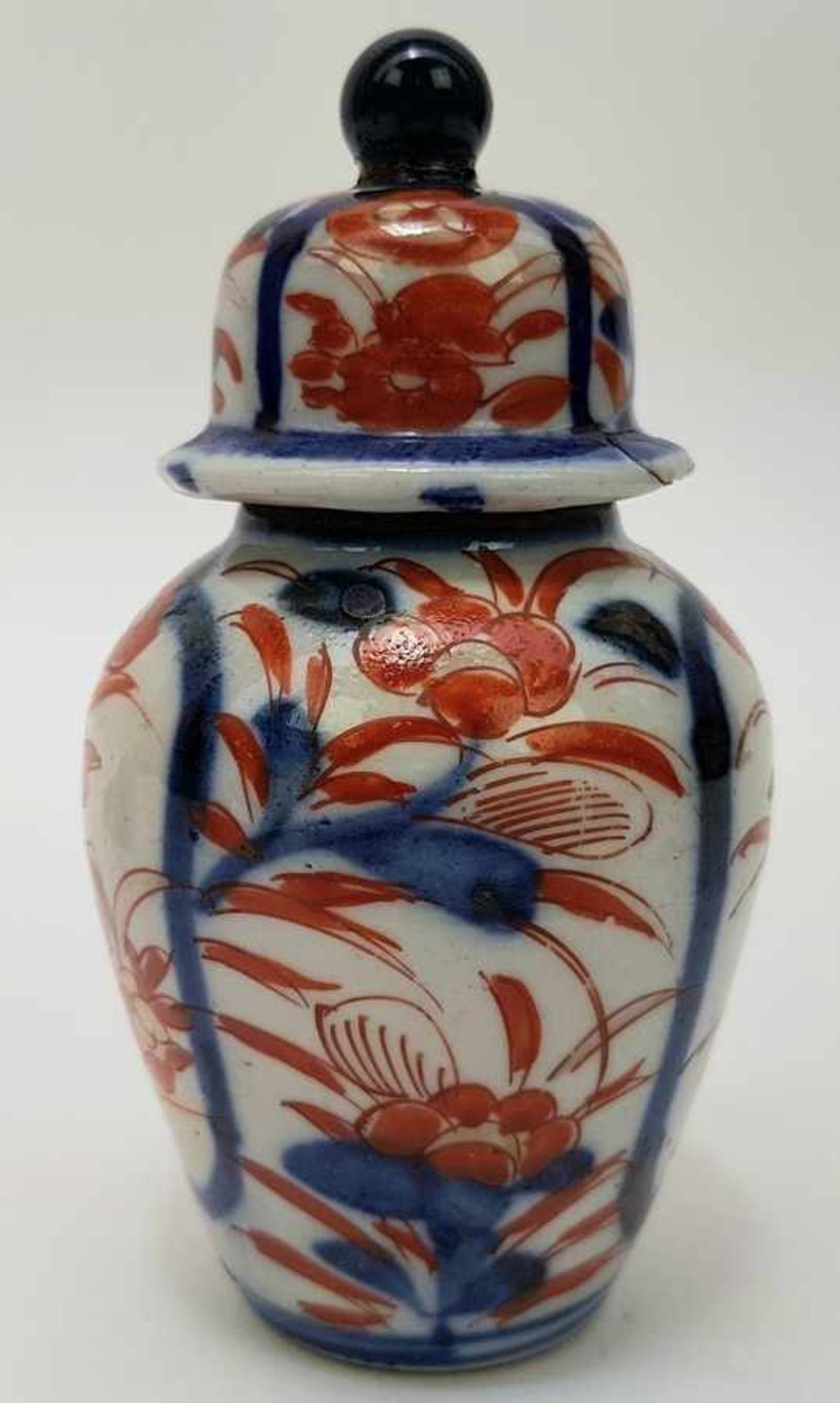 (Aziatica) Twee Imari vaasjes en deksel pot - Japan - 19e eeuw - Bild 3 aus 8