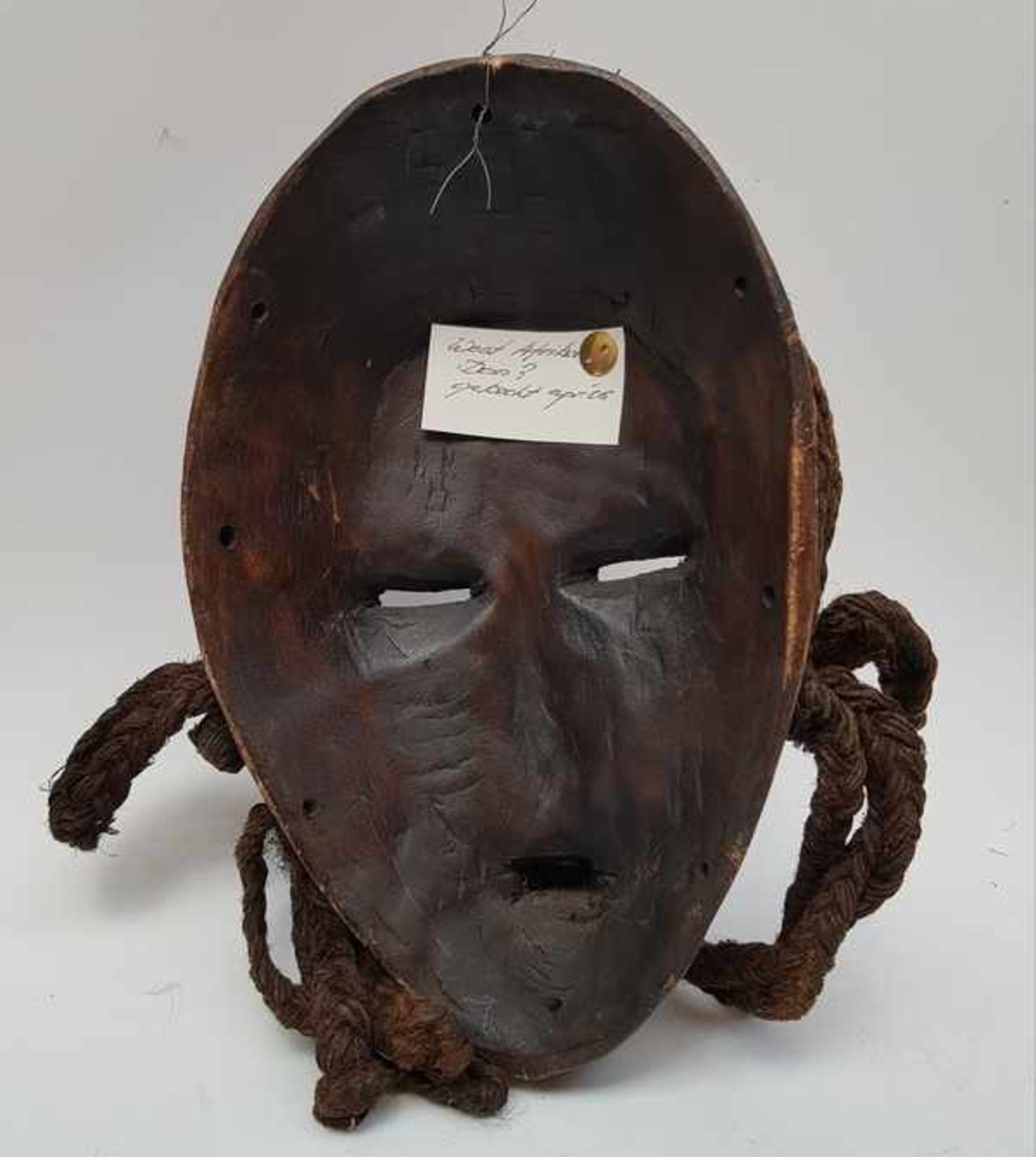 (Etnografica) Divers lot maskers en gong - Image 3 of 10