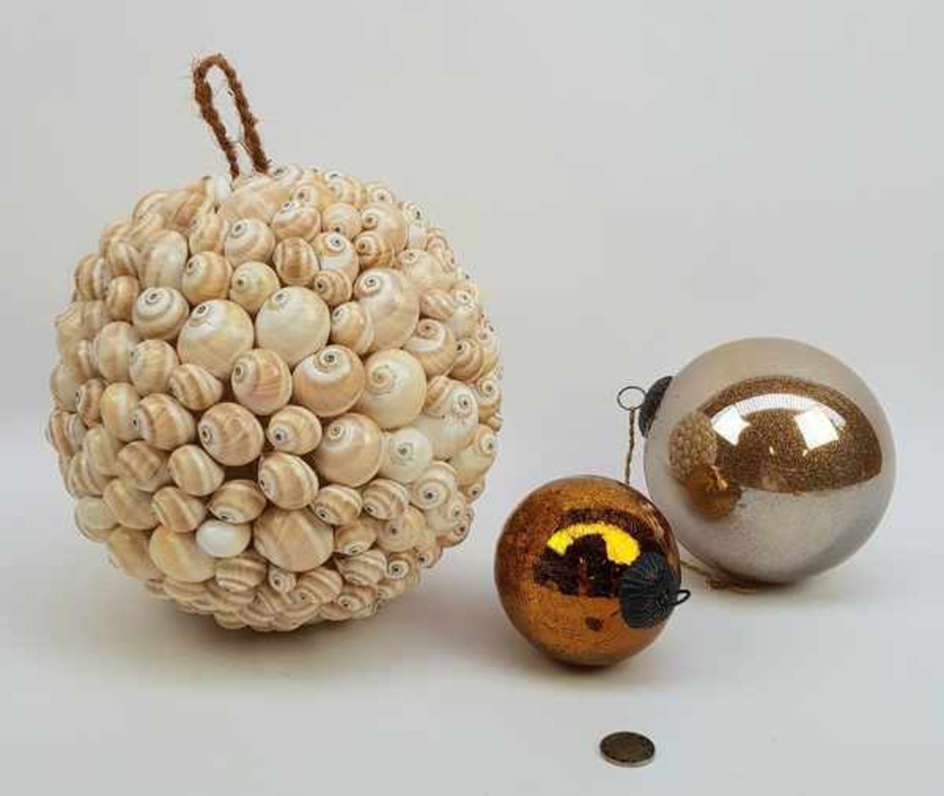 (Curiosa) Heksenballen en bal van schelpen - Image 2 of 3
