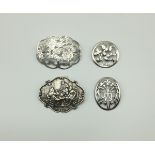 (Zilver) Zilver, lot van broches, 2e helft 20e eeuw