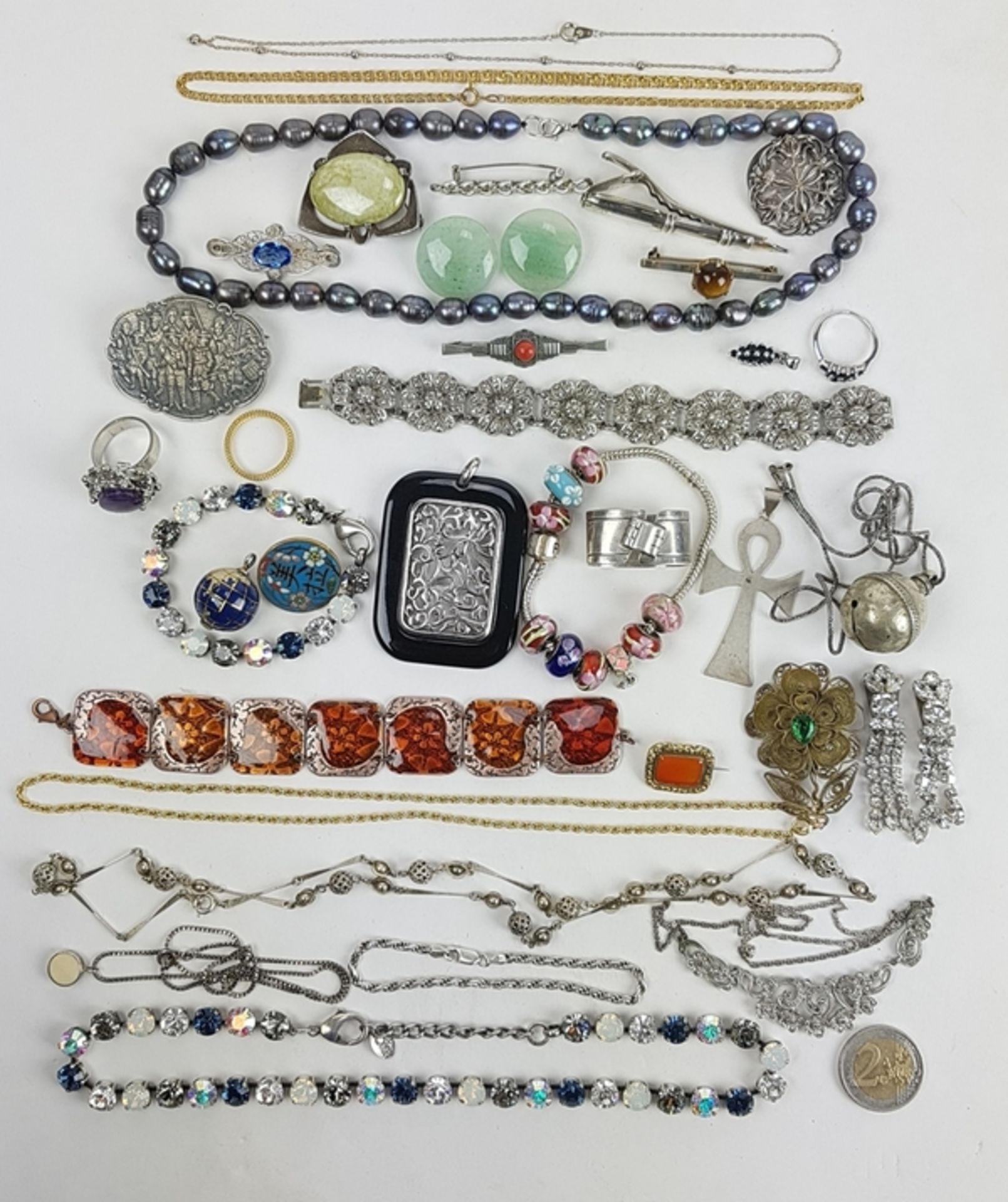 (Sieraden) Diverse materialen, lot van 34 stuks diverse sieraden, 20e eeuwDiverse materialen w - Bild 2 aus 15