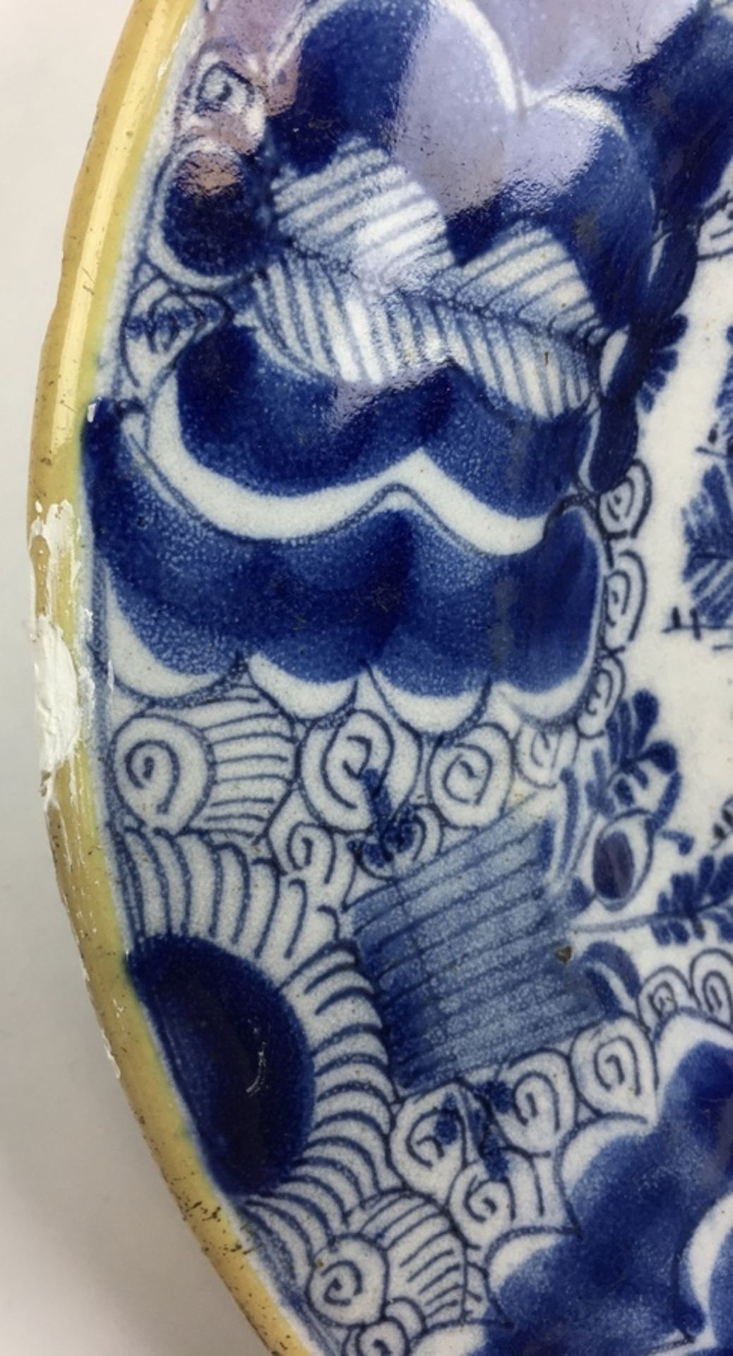 (Antiek) Delfts blauwe bordenVier Delfts blauwe borden, waaronder Makkum, 19e en 20e eeuw. Cond - Bild 9 aus 11