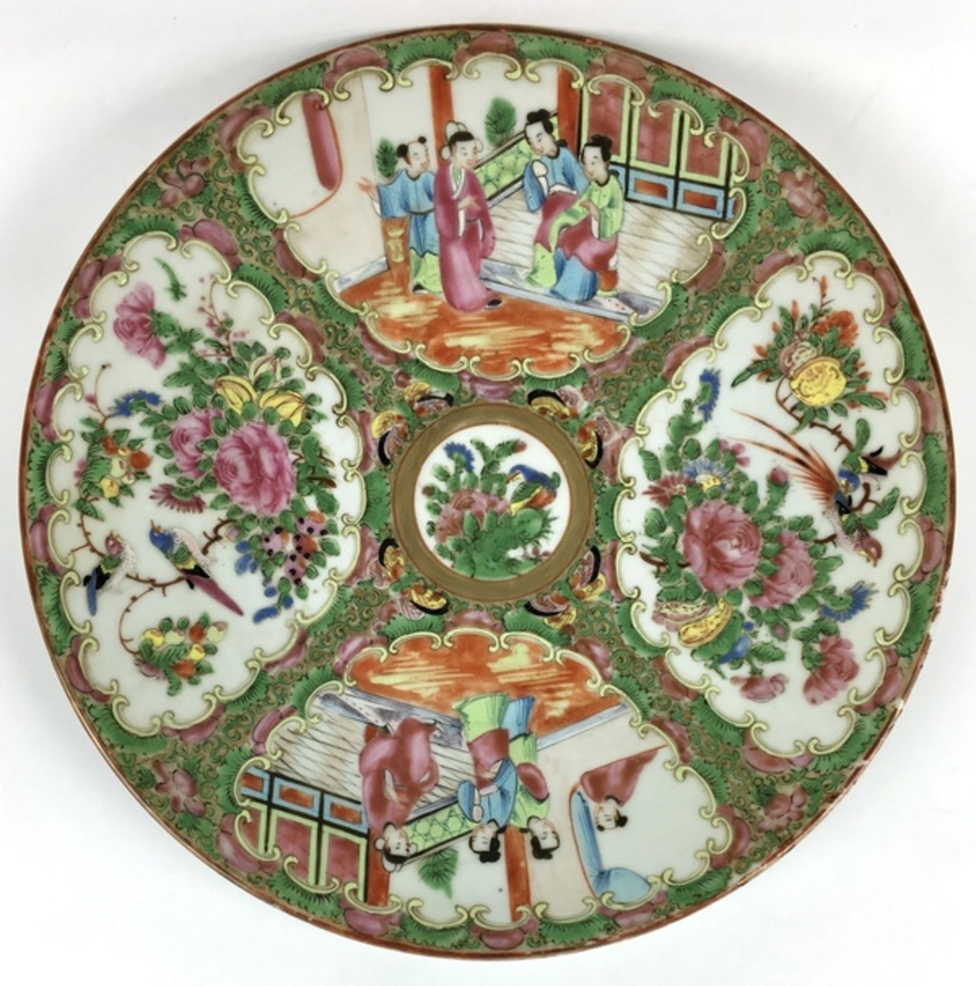(Aziatica) Porseleinen bord, China, KantonPorseleinen bord, China, Kanton, eind 19e eeuw. Condi