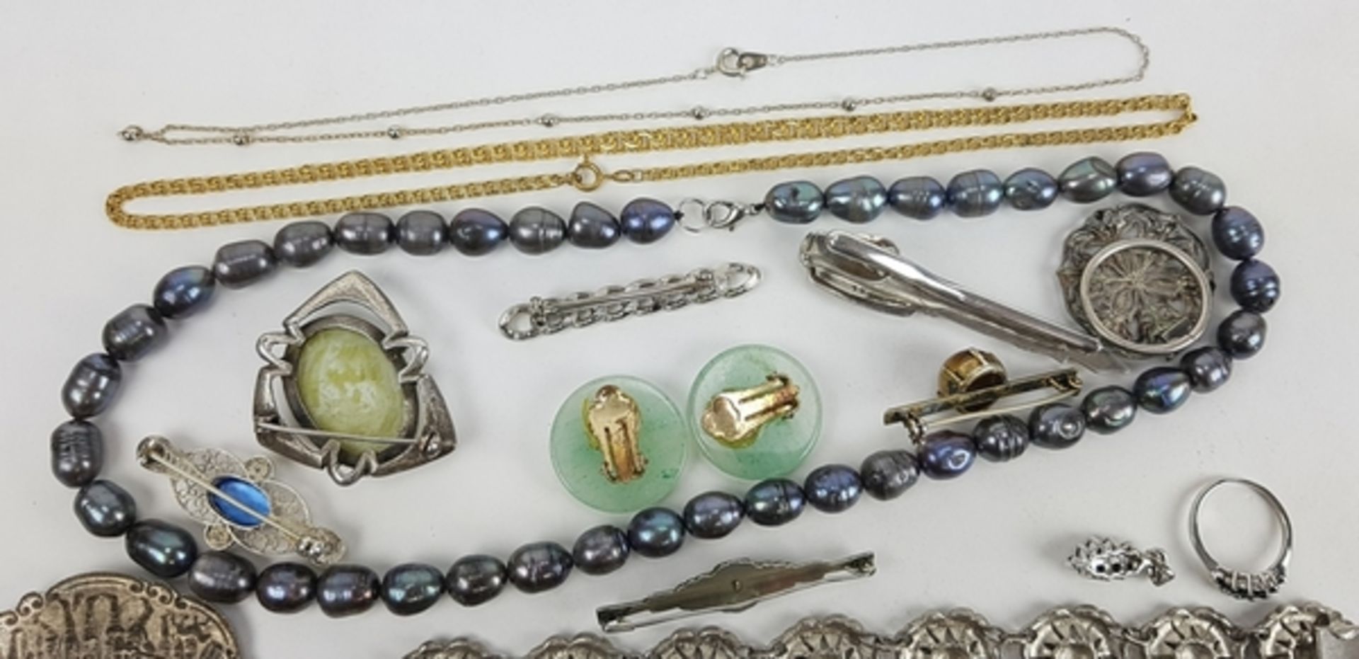 (Sieraden) Diverse materialen, lot van 34 stuks diverse sieraden, 20e eeuwDiverse materialen w - Bild 6 aus 15