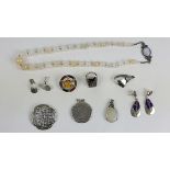 (Sieraden) Zilver en halfedelstenen etc, lot van 9 stuks diverse sieraden 20e eeuwZilver en hal