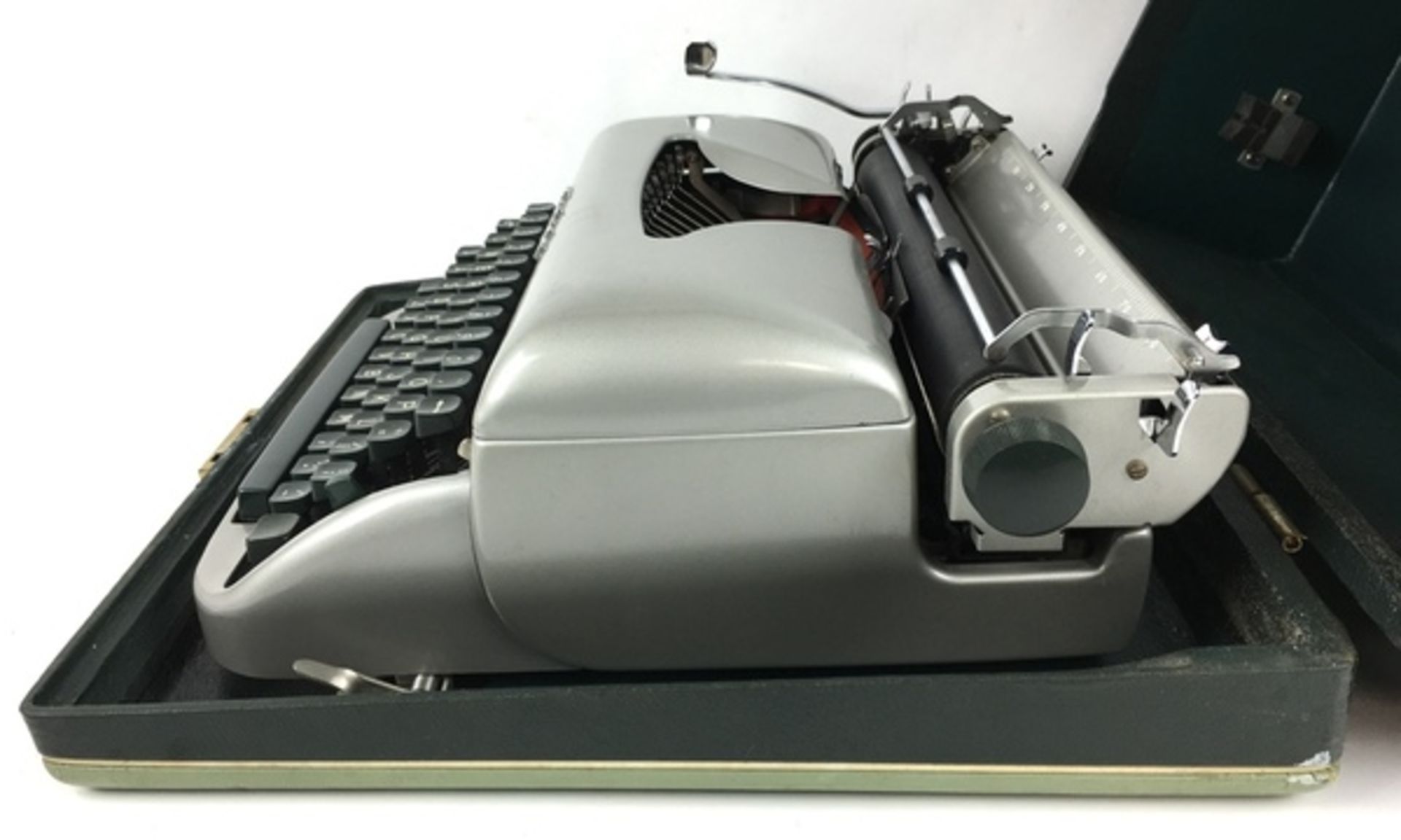 (Design) Typemachine RemingtonRemington Travel-Riter typemachine, circa 1960. Conditie: In goed - Image 2 of 7