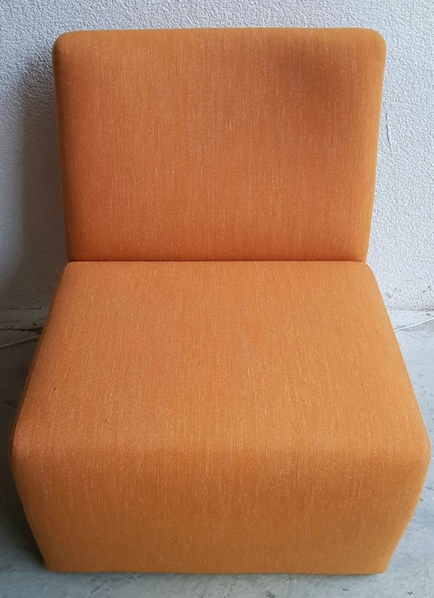 (Design) Stoel, RoelsOranje stoel, gemerkt Roels. Conditie: In goede staat. Afmetingen: Hoogte - Image 2 of 5