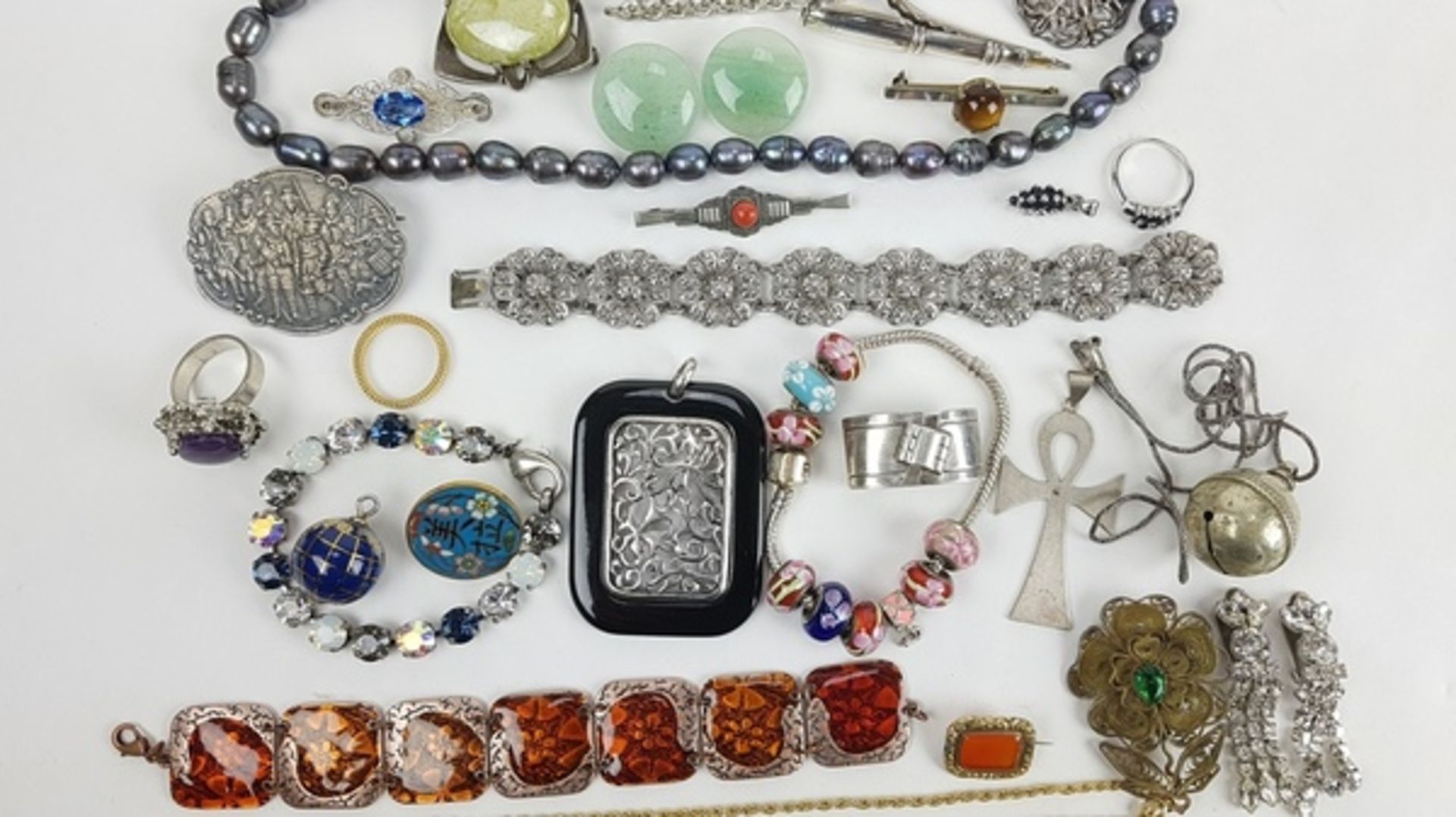 (Sieraden) Diverse materialen, lot van 34 stuks diverse sieraden, 20e eeuwDiverse materialen w - Bild 9 aus 15