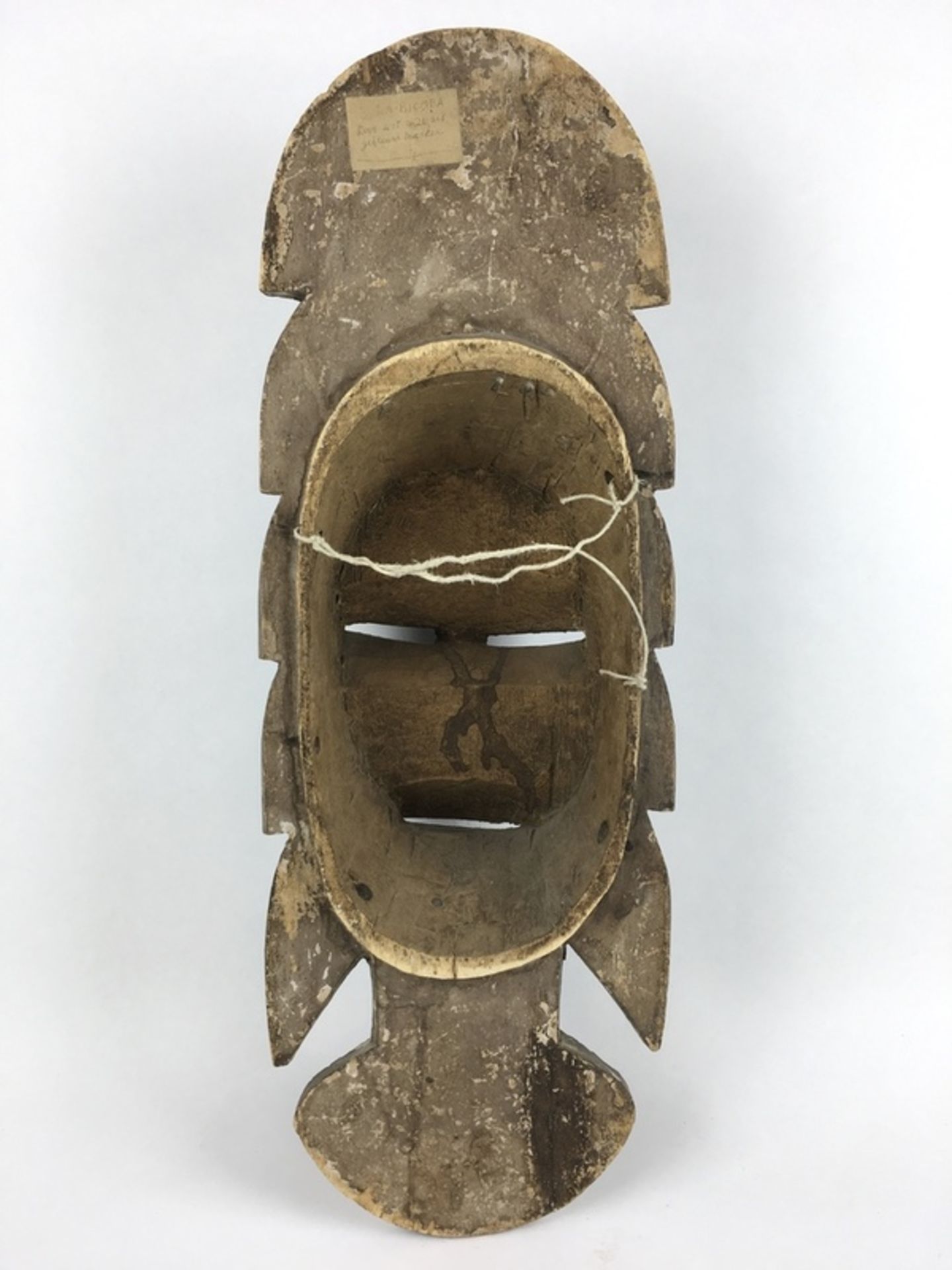 (Etnografica) Hout, decoratief masker, 2e helft 20e eeuw, AfrikaHout, decoratief masker, 2e hel - Image 3 of 3