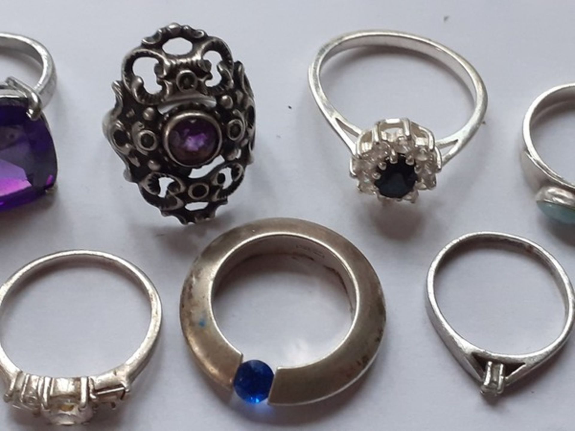 (Zilver) Zilveren ringenLot met negen zilveren ringen, een ring met steen. Conditie: In goede s - Image 4 of 6