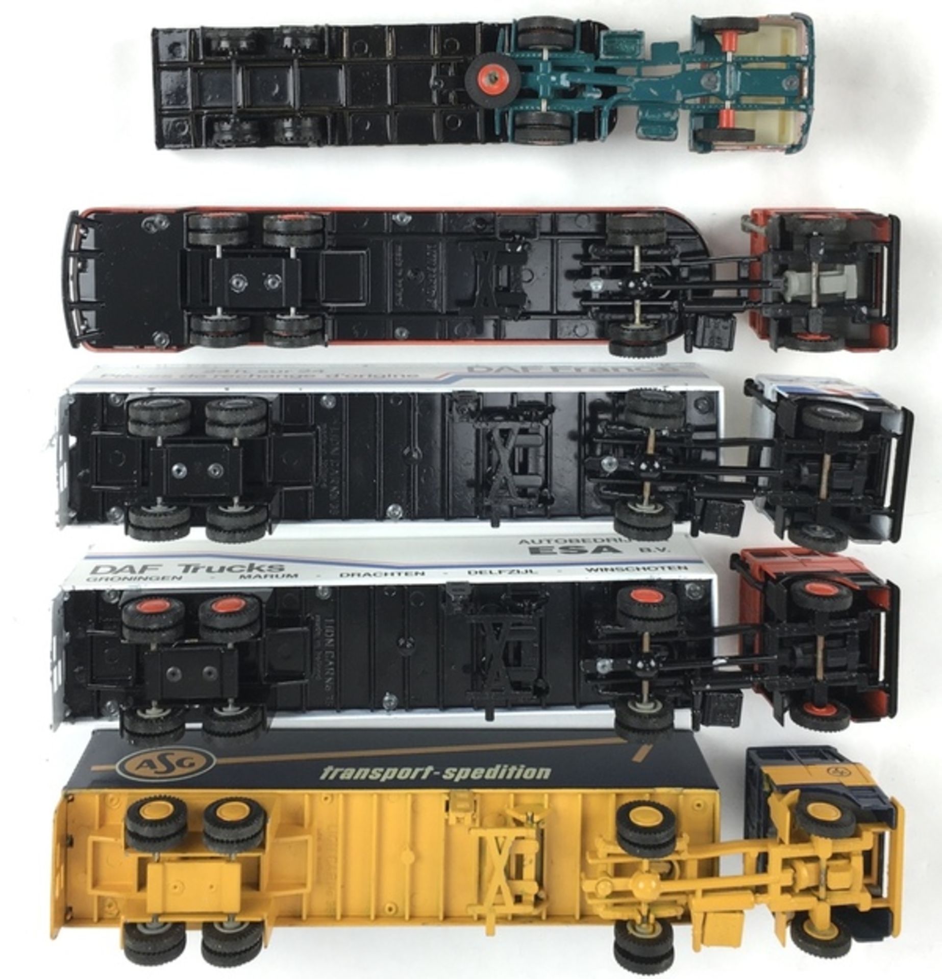 (Speelgoed) Vrachtwagens, Lion-ToysVijf DAF vrachtwagens Lion-Toys Conditie: In goede staat met - Image 4 of 4