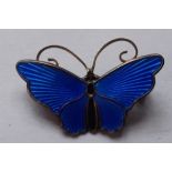 (Zilver) Broche, David AndersonEen sterling zilveren broche met blauw guilloche emaille, ontwe