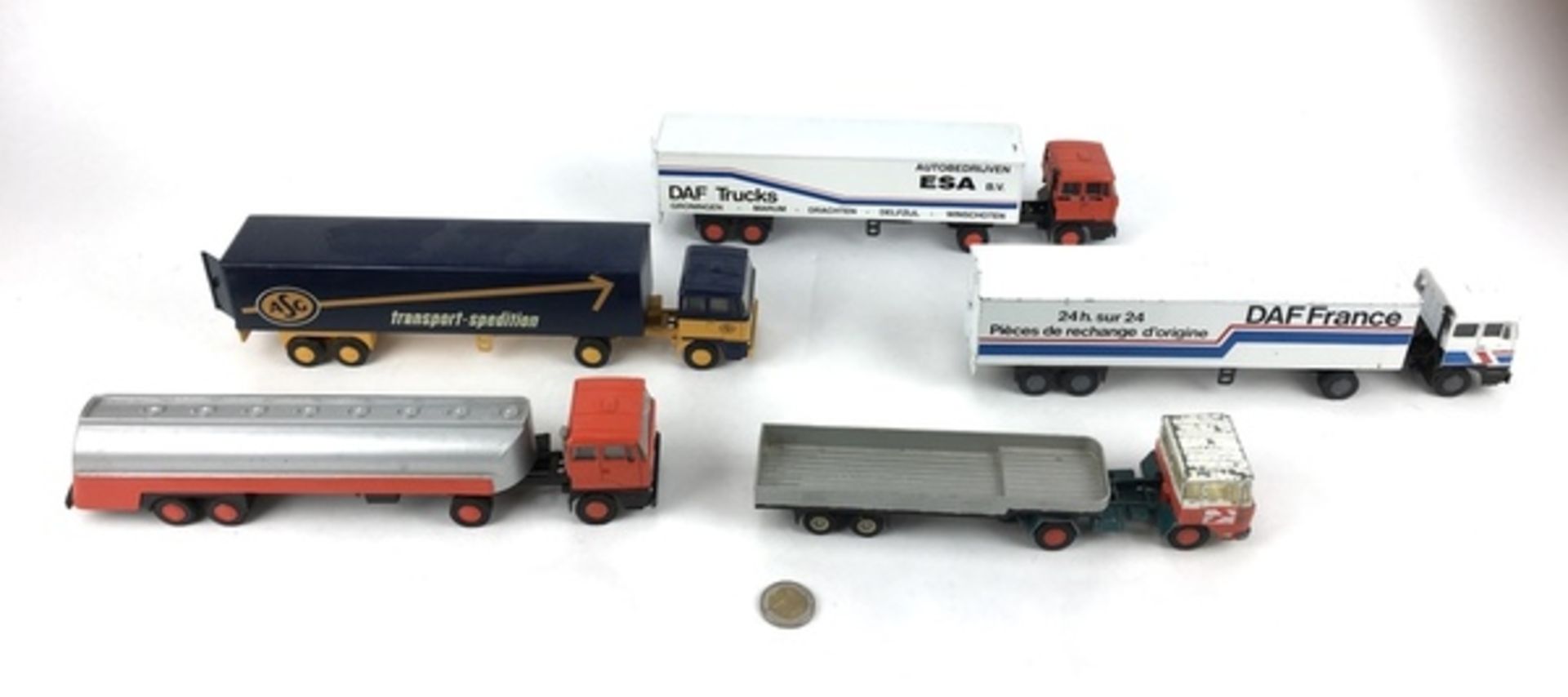 (Speelgoed) Vrachtwagens, Lion-ToysVijf DAF vrachtwagens Lion-Toys Conditie: In goede staat met - Image 2 of 4