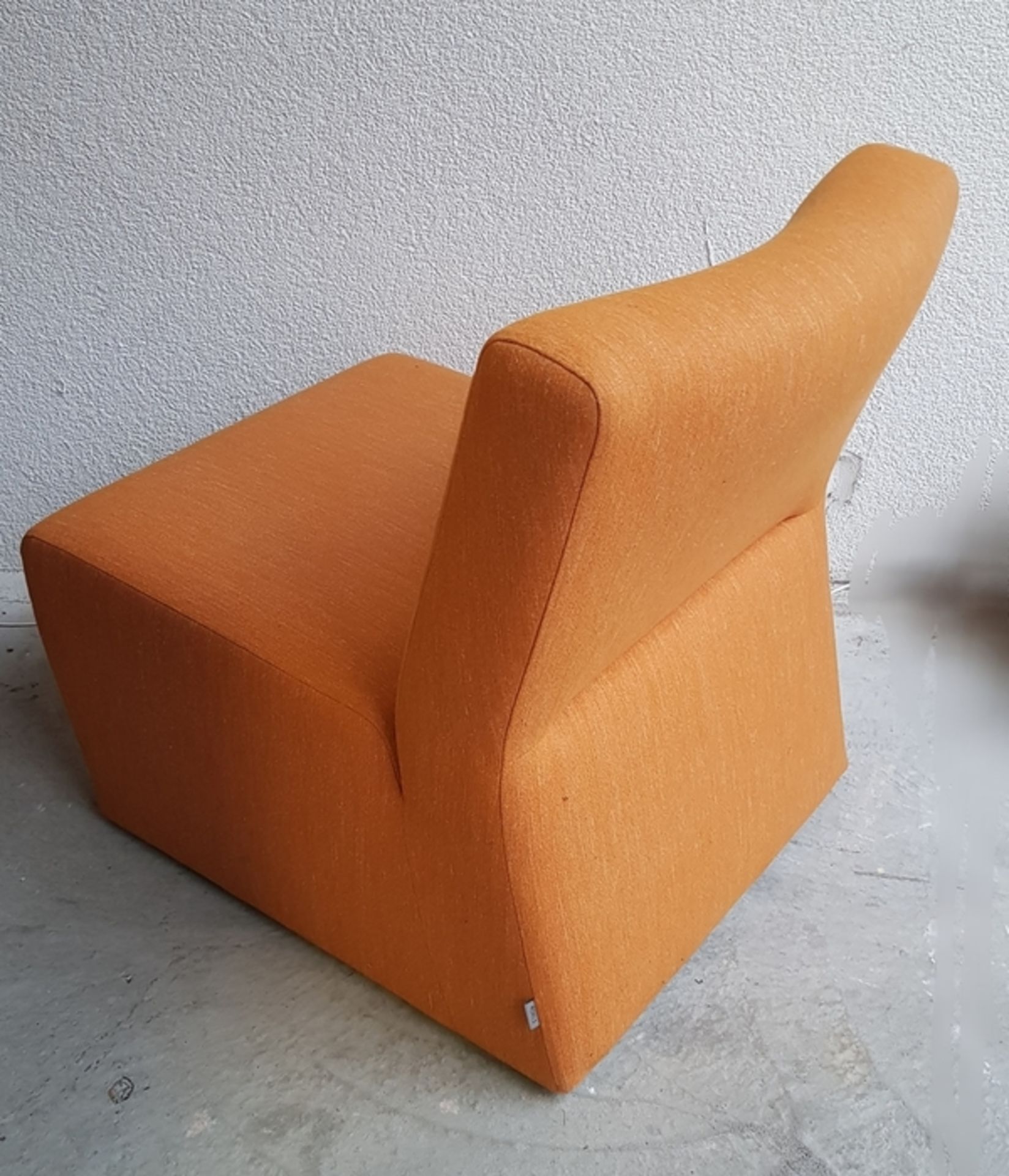(Design) Stoel, RoelsOranje stoel, gemerkt Roels. Conditie: In goede staat. Afmetingen: Hoogte - Image 4 of 5