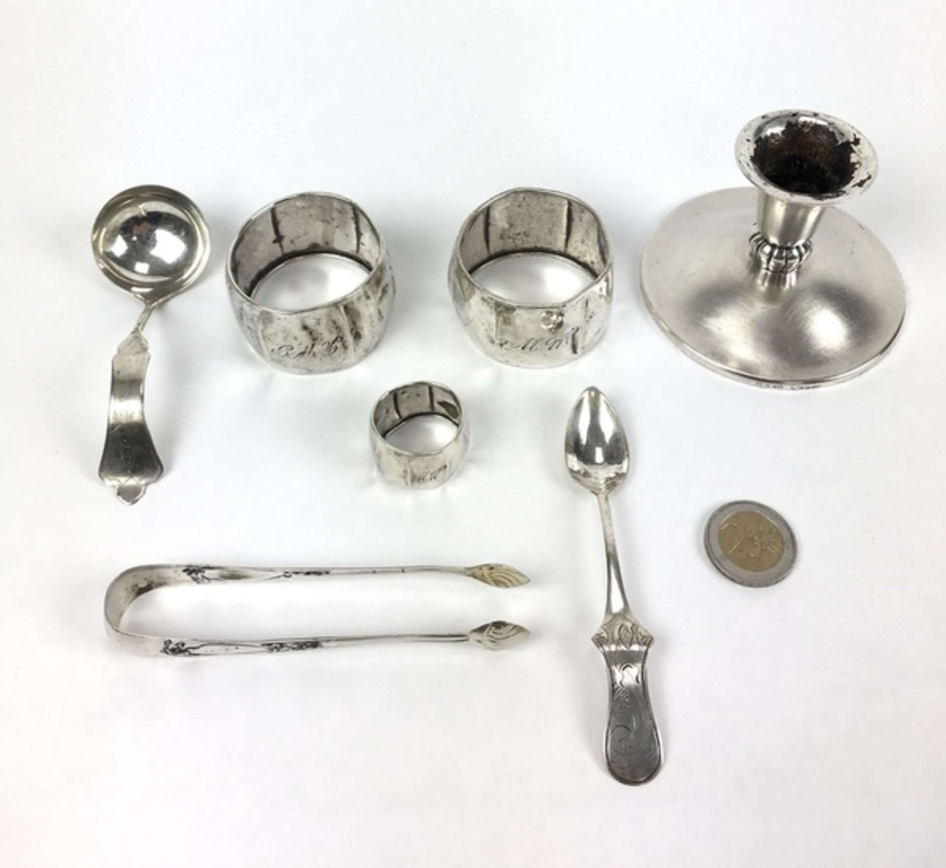 (Zilver) Divers lot zilverDivers lot zilver bestaande uit servetringen, kaarsenstandaard, rooml - Bild 4 aus 4