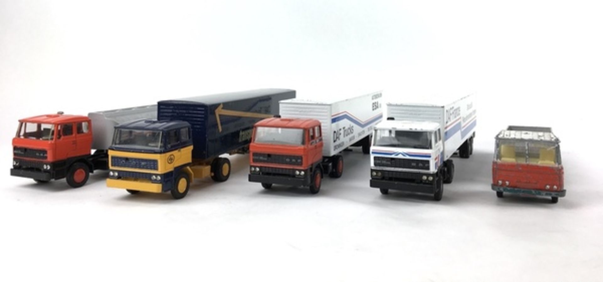 (Speelgoed) Vrachtwagens, Lion-ToysVijf DAF vrachtwagens Lion-Toys Conditie: In goede staat met - Image 3 of 4