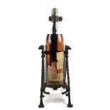 (Curiosa) Asbach 'Uralt' CognacAsbach 'Uralt' Cognac 3,0 liter, in smeedijzeren flessenhouder.