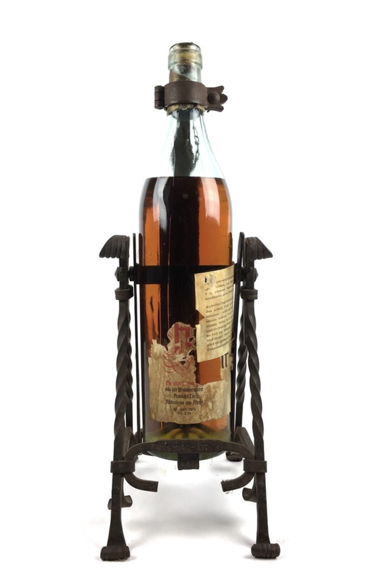 (Curiosa) Asbach 'Uralt' CognacAsbach 'Uralt' Cognac 3,0 liter, in smeedijzeren flessenhouder.