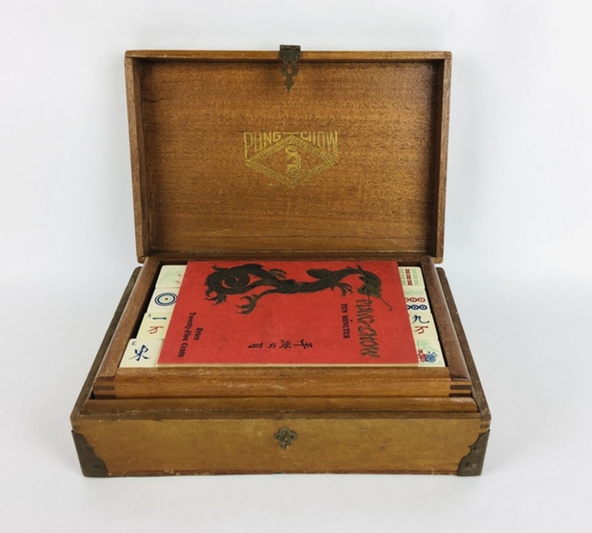 (Mahjong) Mahjong, Pung Chow, 1923De doos is Amerikaans, van hout met bovenop Chinese karakters - Bild 2 aus 14