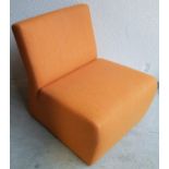 (Design) Stoel, RoelsOranje stoel, gemerkt Roels. Conditie: In goede staat. Afmetingen: Hoogte