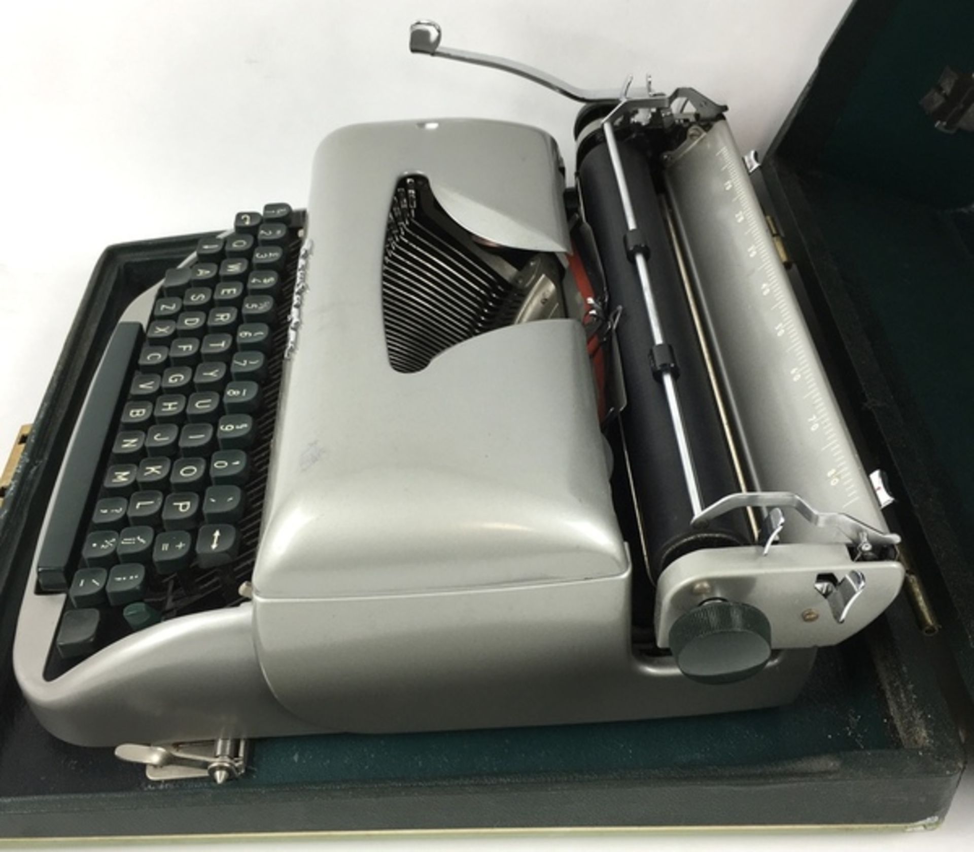 (Design) Typemachine RemingtonRemington Travel-Riter typemachine, circa 1960. Conditie: In goed - Bild 3 aus 7