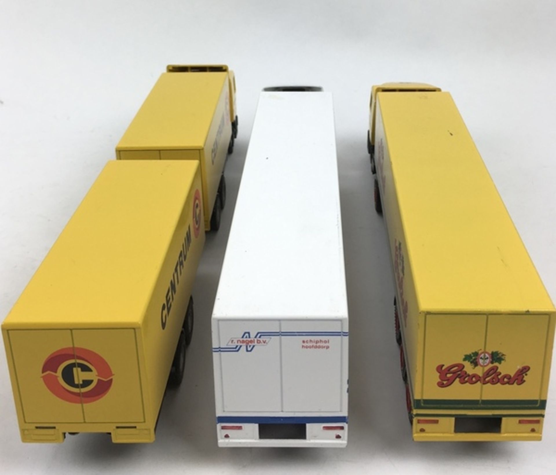 (Speelgoed) Vrachtwagens, Lion-ToysDrie Lion-Toys vrachtwagens met bedrijfslogo. Conditie: In g - Image 2 of 5