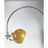 (Design) Booglamp, Herda Verlichting AmsterdamWandlamp met gebogen chromen buisframe met gele m