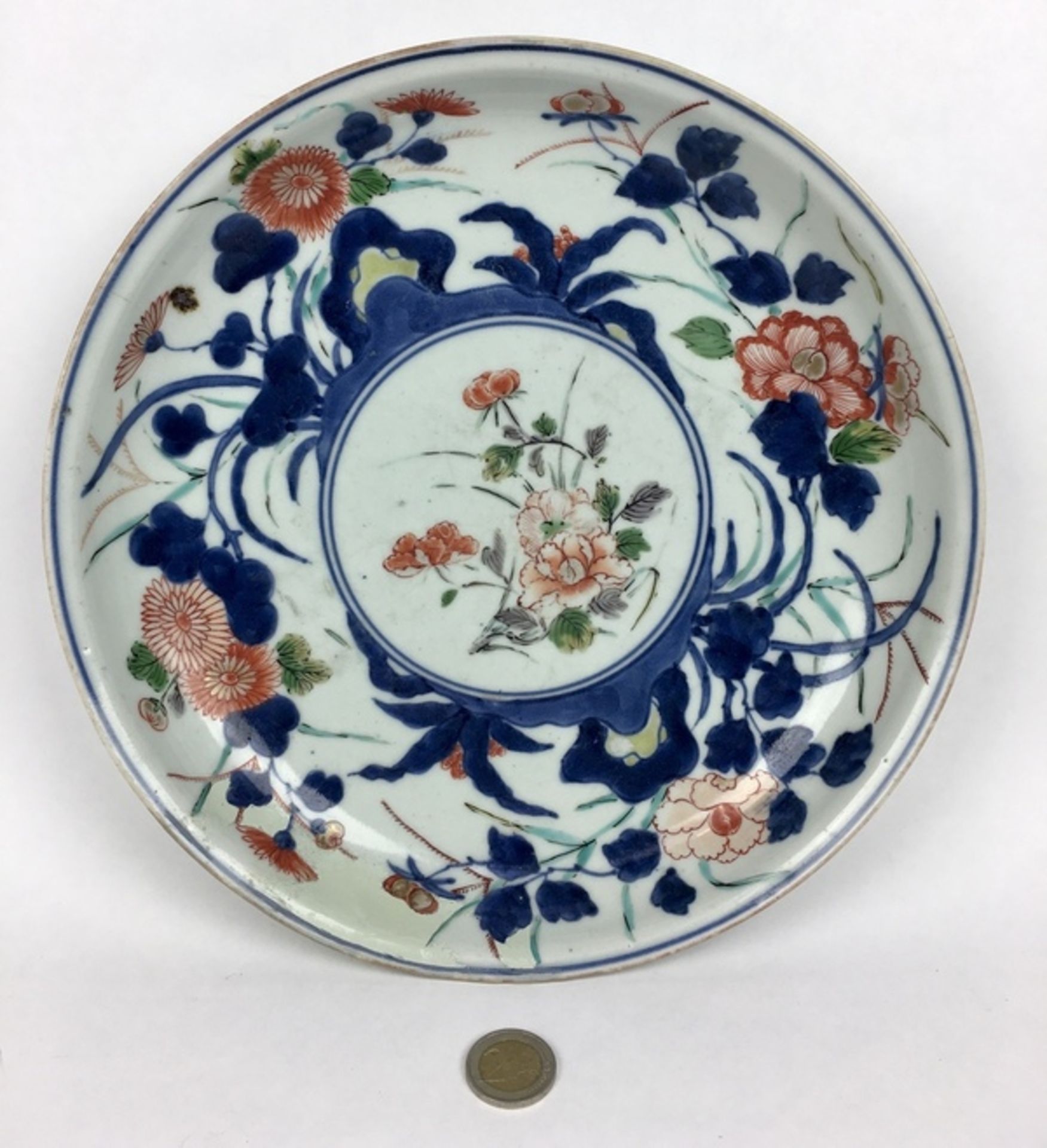 (Aziatica) Porseleinen bord, Japan, AritaPorseleinen bord, Japan, Arita, begin 18e eeuw. Condit - Bild 2 aus 8