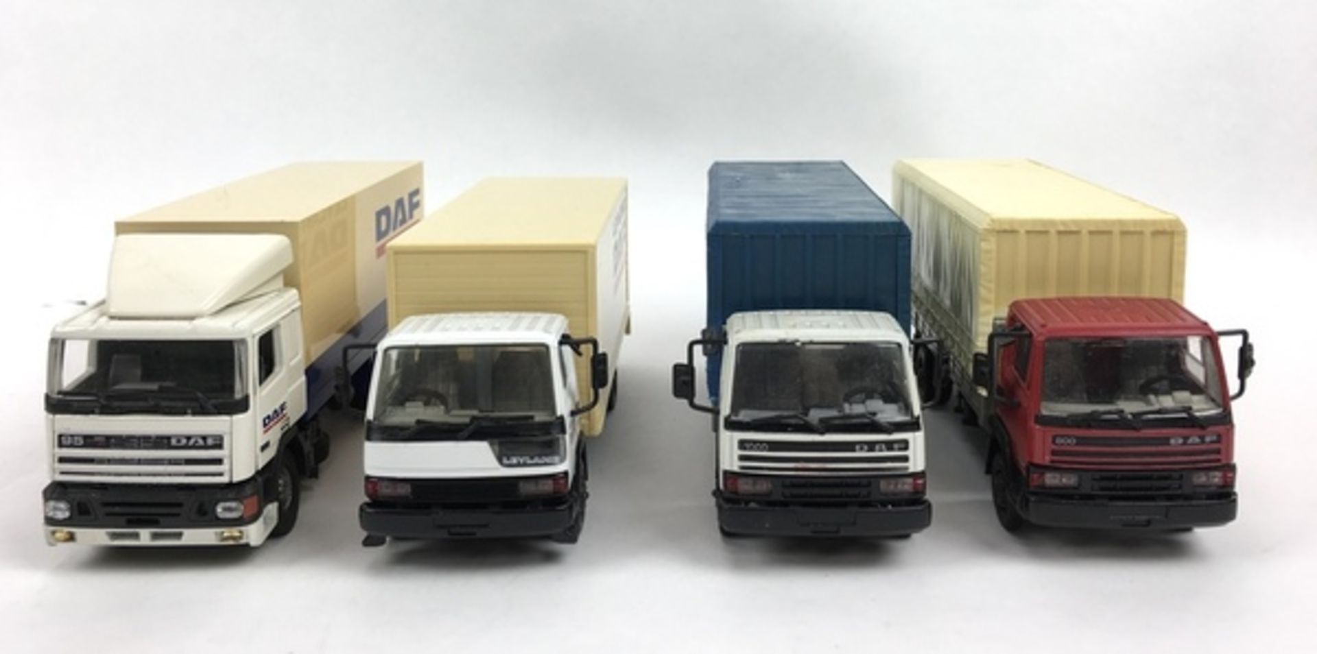 (Speelgoed) Vrachtwagens DAF, AHC modelsVier vrachtwagens DAF, AHC models. Conditie: In goede s - Image 2 of 4