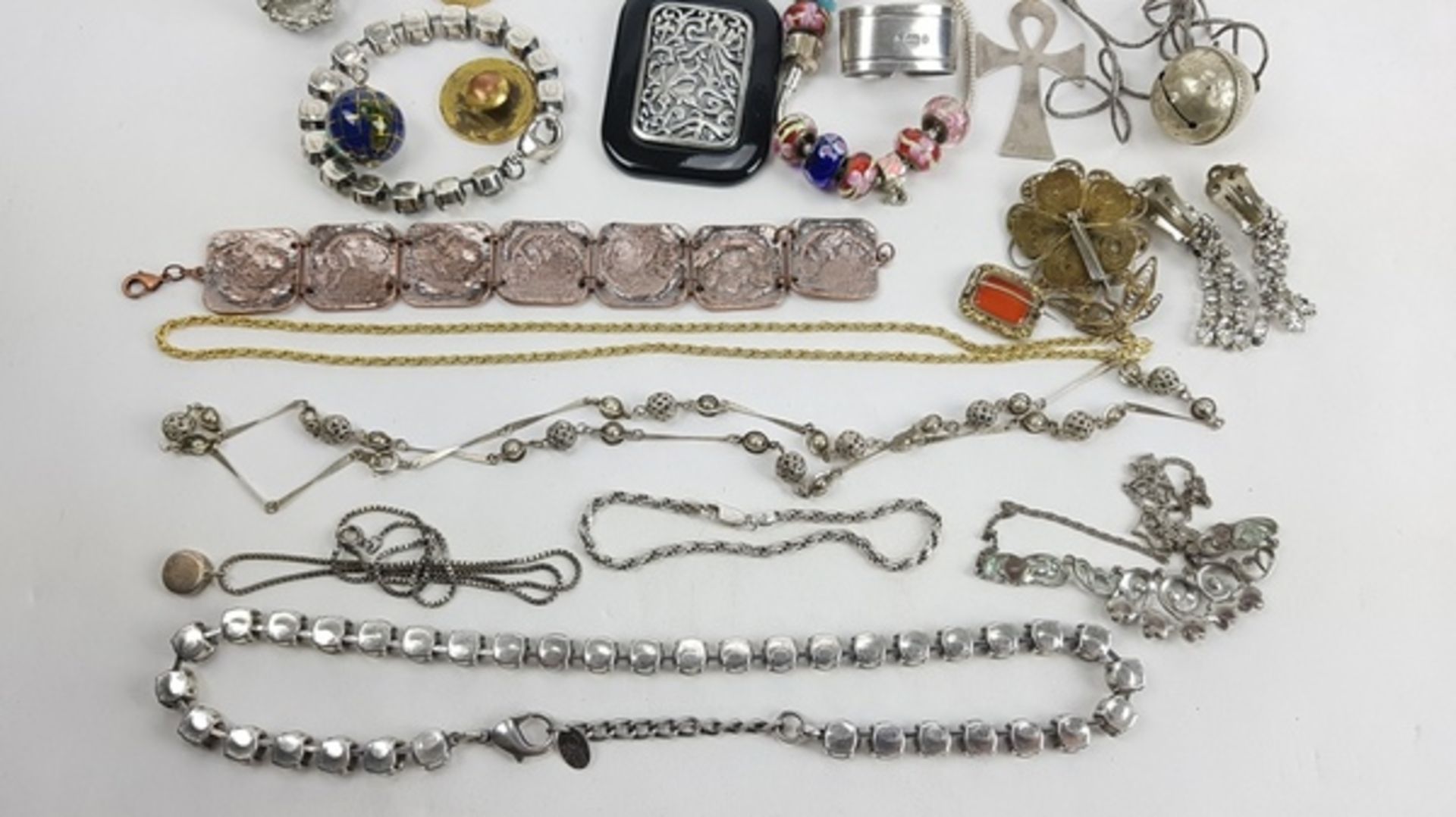 (Sieraden) Diverse materialen, lot van 34 stuks diverse sieraden, 20e eeuwDiverse materialen w - Bild 4 aus 15