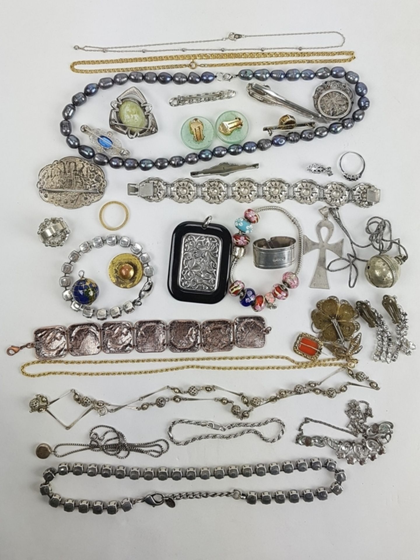 (Sieraden) Diverse materialen, lot van 34 stuks diverse sieraden, 20e eeuwDiverse materialen w - Bild 3 aus 15