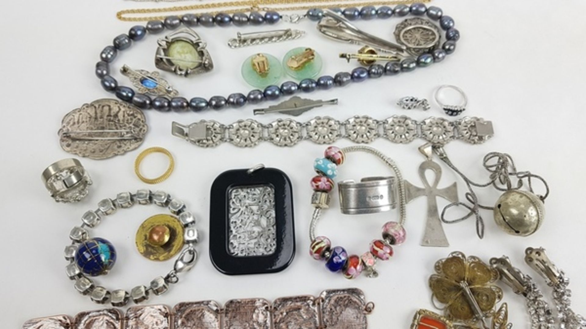(Sieraden) Diverse materialen, lot van 34 stuks diverse sieraden, 20e eeuwDiverse materialen w - Bild 7 aus 15