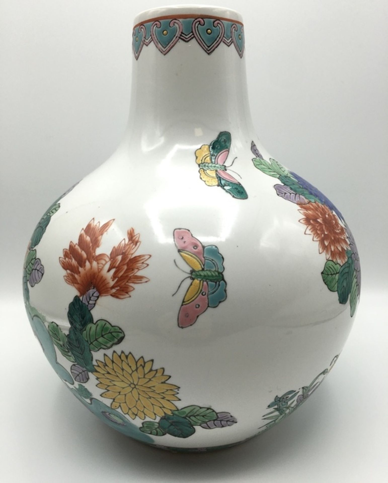 (Aziatica) Porseleinen vaas, ChinaPorseleinen vaas, China, eind 20e eeuw. Conditie: In goede st - Bild 4 aus 6