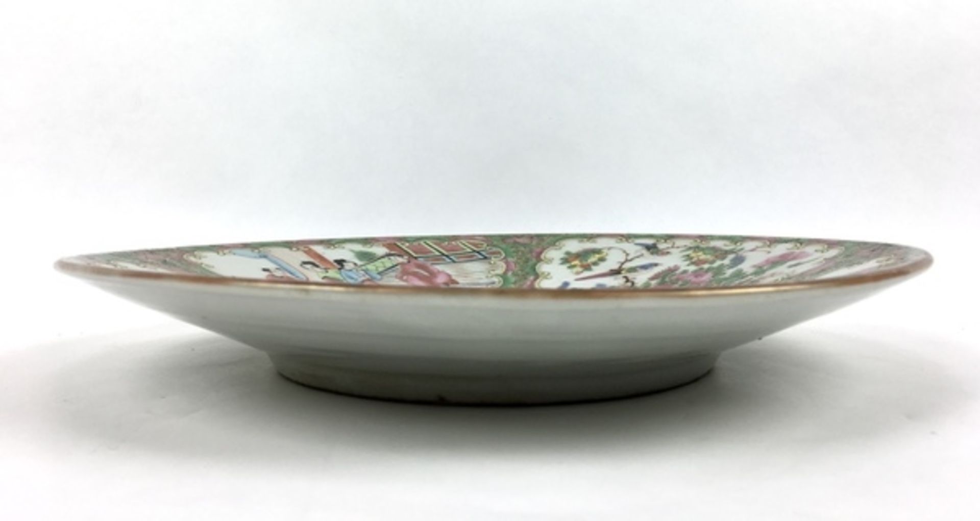 (Aziatica) Porseleinen bord, China, KantonPorseleinen bord, China, Kanton, eind 19e eeuw. Condi - Bild 3 aus 3