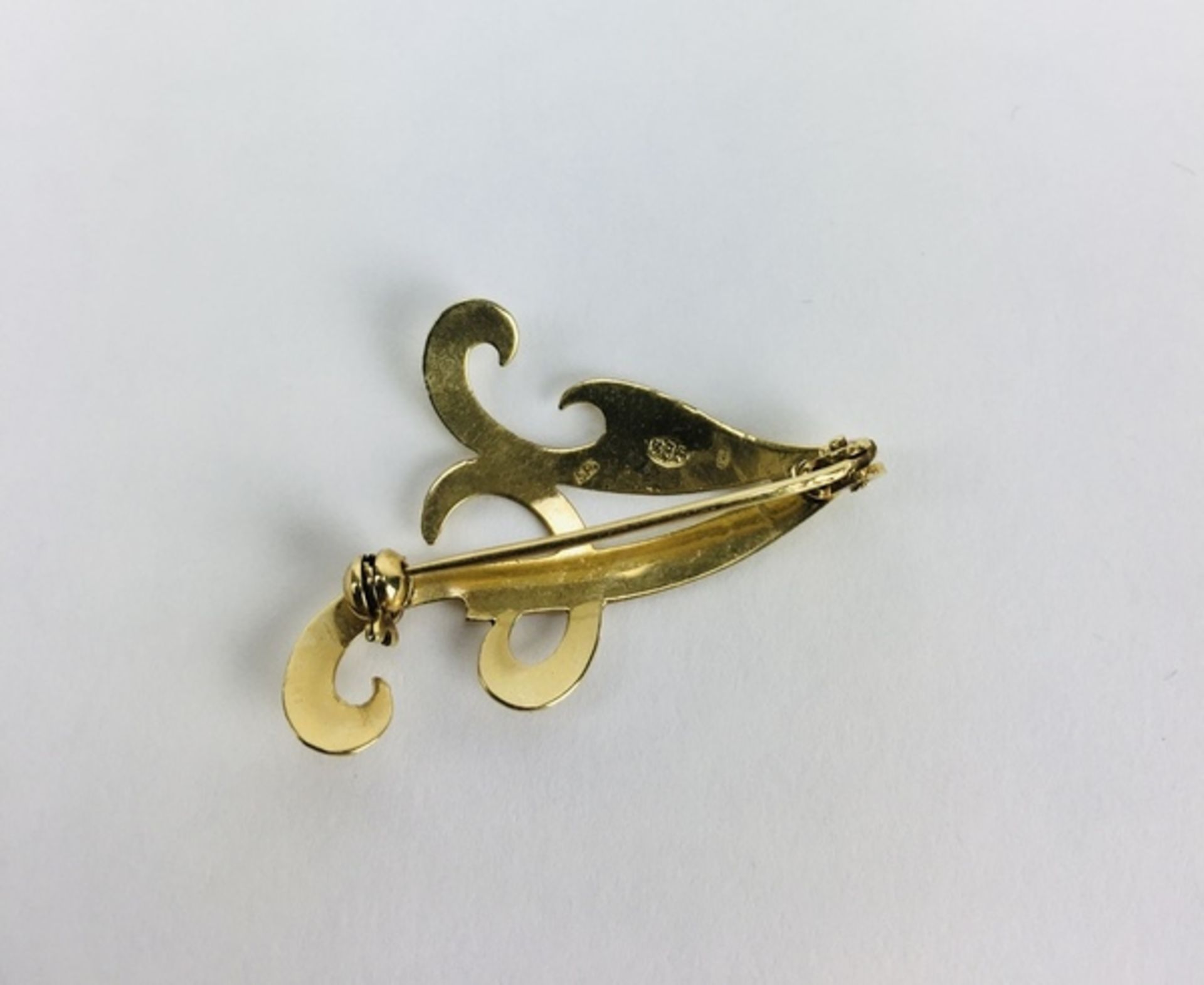 (Goud) Divers lot goudLot 14 karaats goud waaronder ringen, een broche en een speld. Een ring - Image 3 of 6