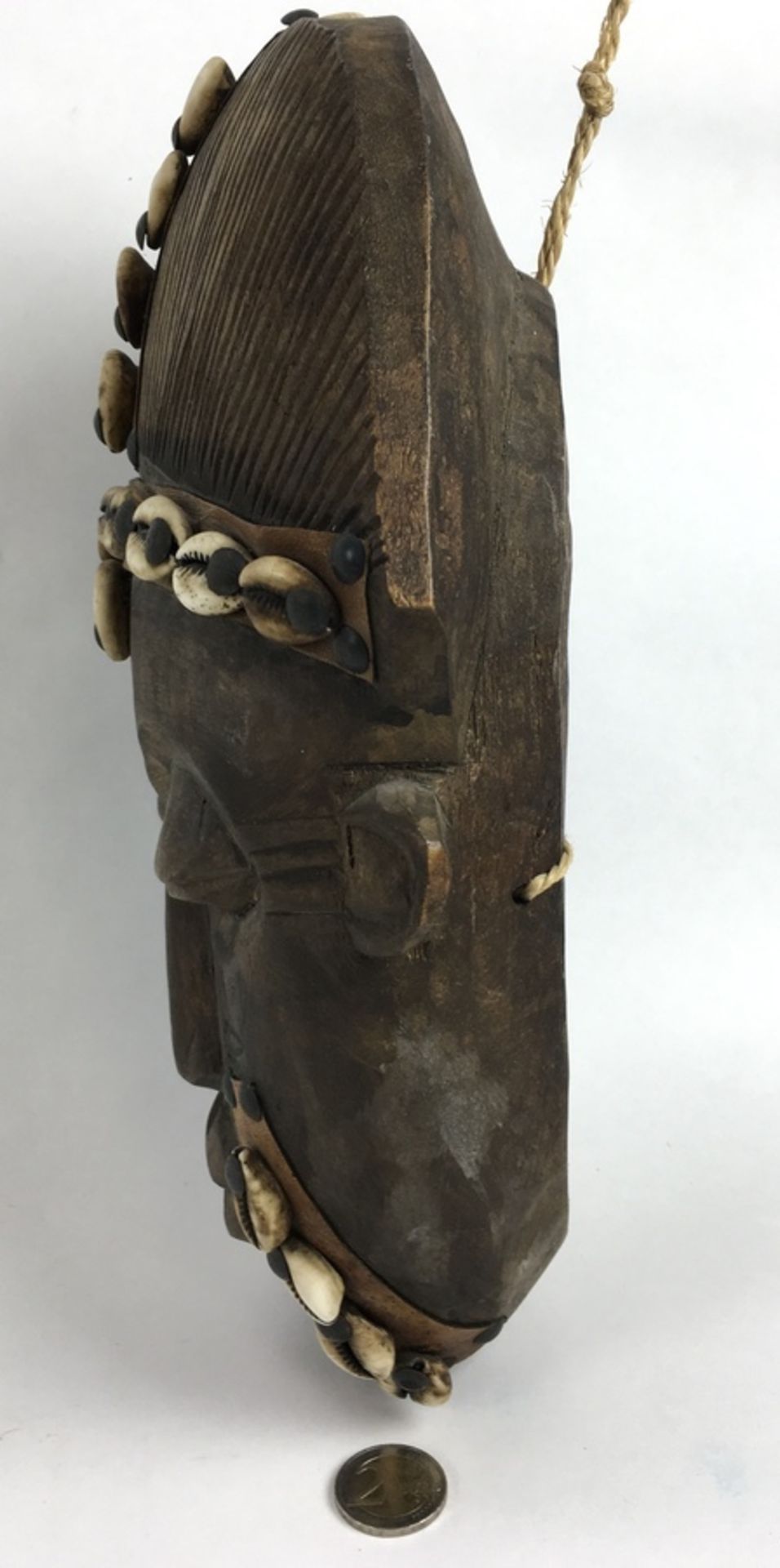 (Etnografica) Hout, decoratief masker met schelpen, 20/21 eeuw AfrikaHout, decoratief masker me - Image 3 of 3