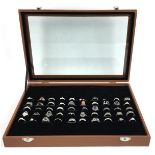(Zilver) Luxe doos met ringenRingen doos met vijftig verschillende ringen. Conditie: In goede s