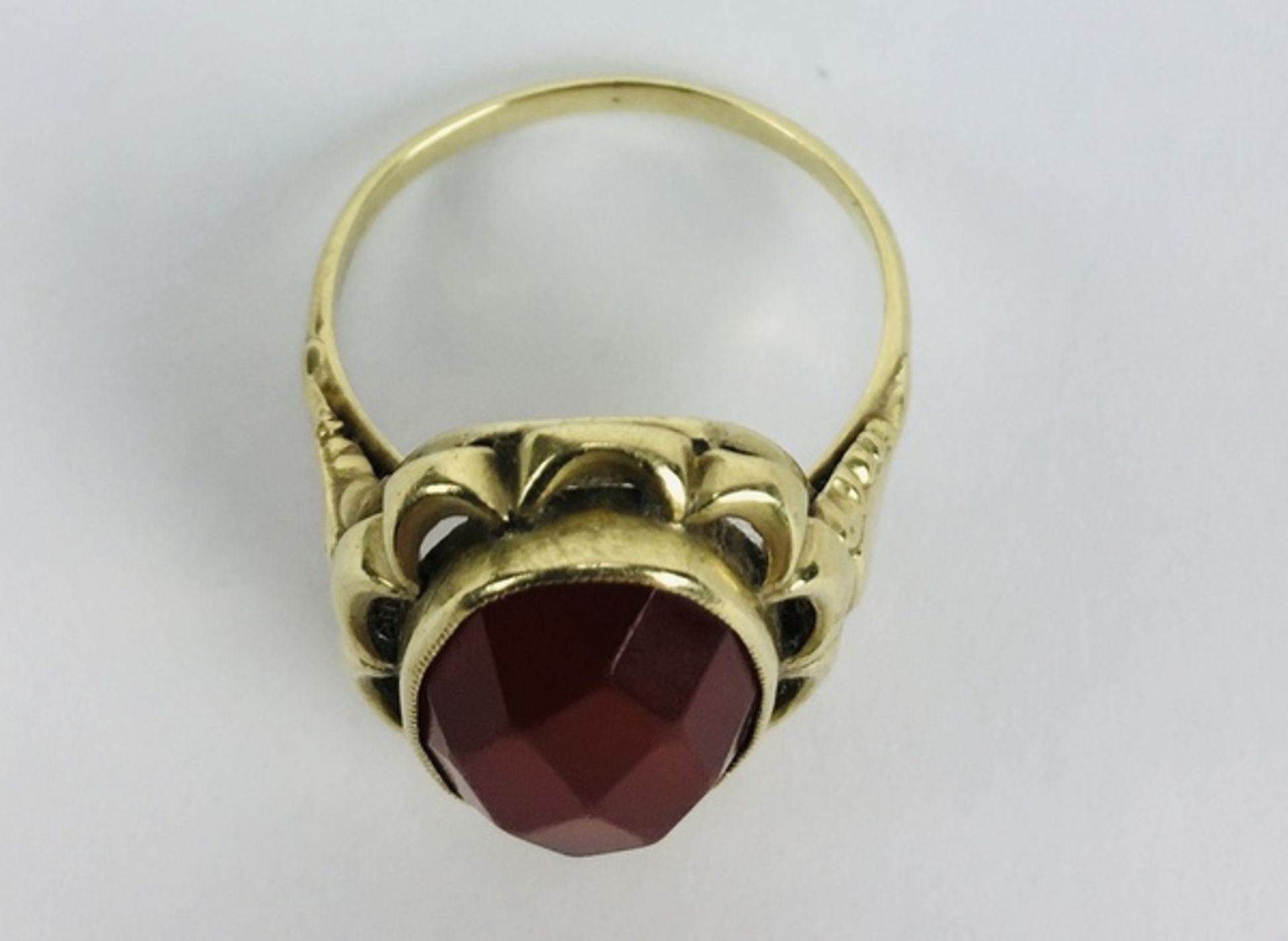 (Goud) Divers lot goudLot 14 karaats goud waaronder ringen, een broche en een speld. Een ring - Image 4 of 6