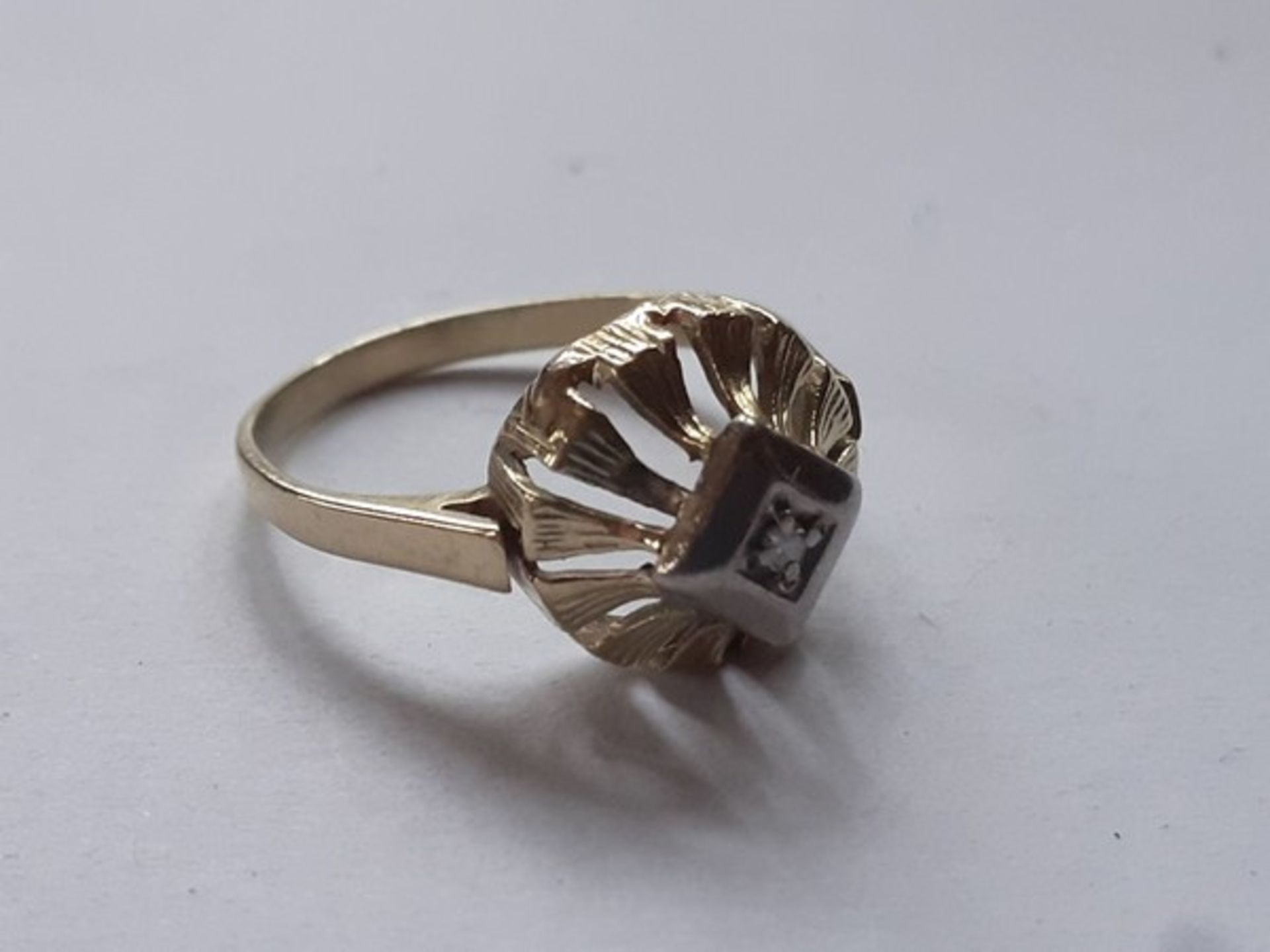 (Goud) Gouden ring14 karaats gouden ring met briljant geslepen diamant van circa 0,02 karaat. C - Bild 3 aus 5