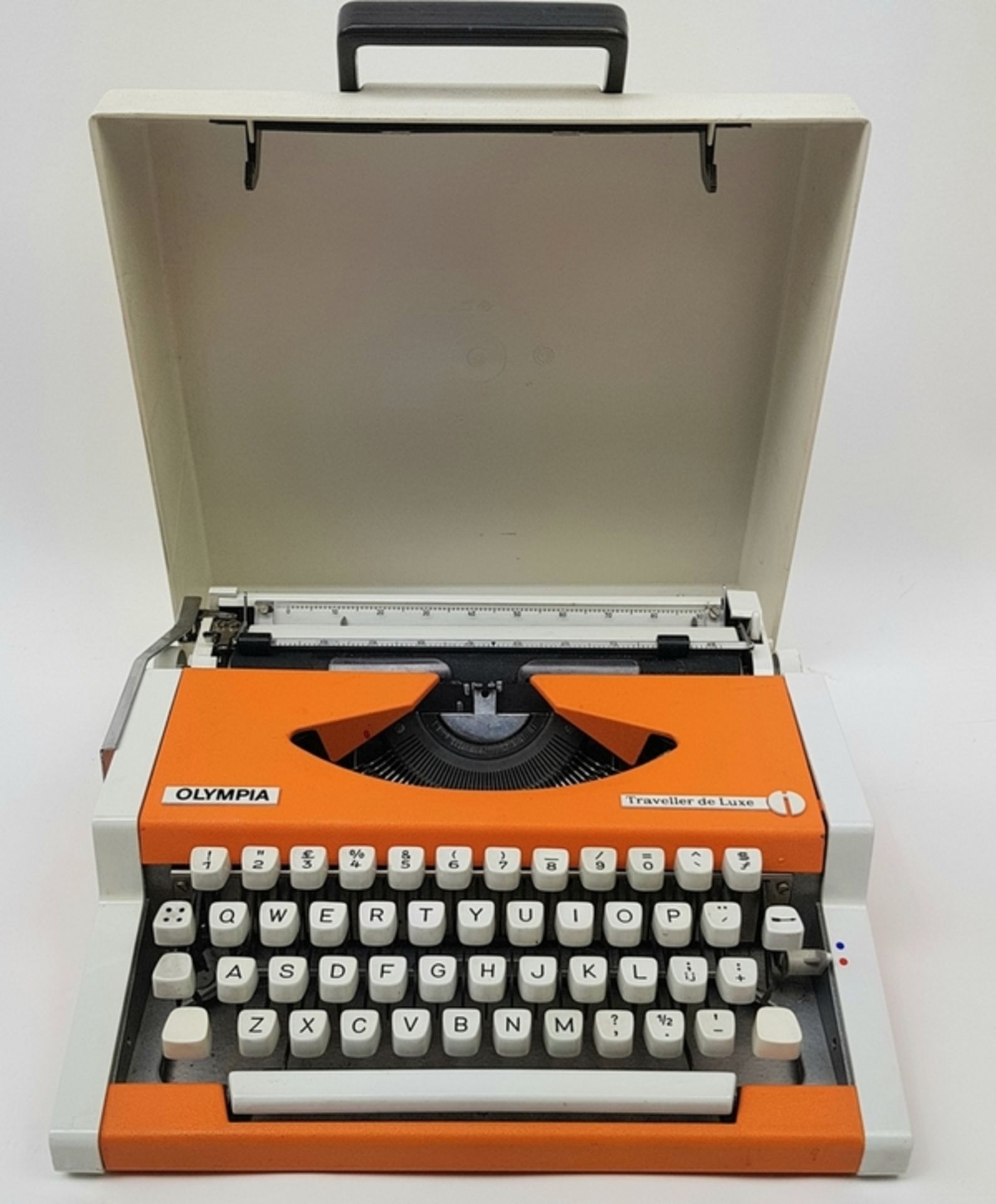 (Design) Typemachine Olympia Traveller de Luxe, Duitsland jaren '70Draagbare typemachine met bi