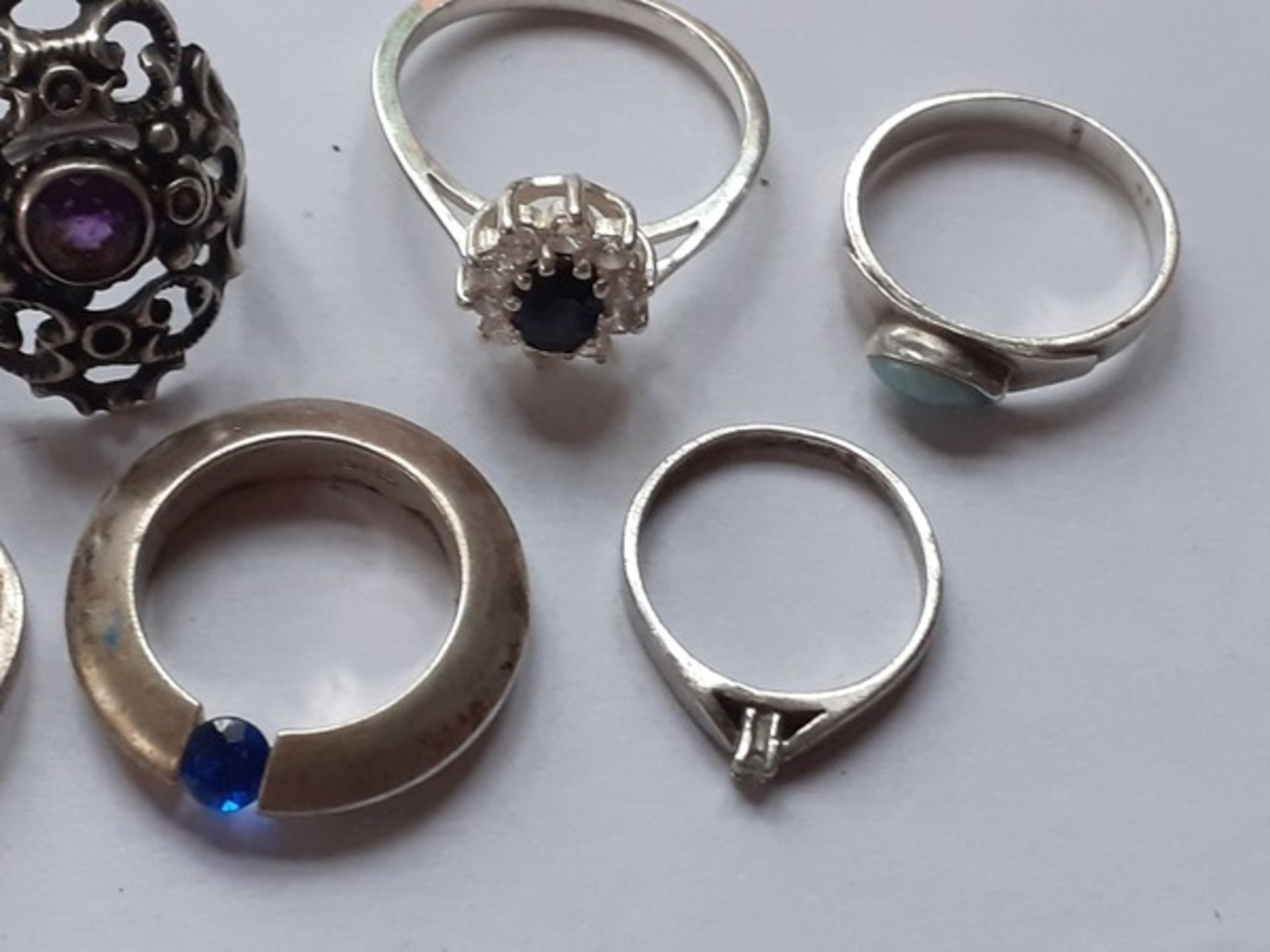 (Zilver) Zilveren ringenLot met negen zilveren ringen, een ring met steen. Conditie: In goede s - Image 5 of 6