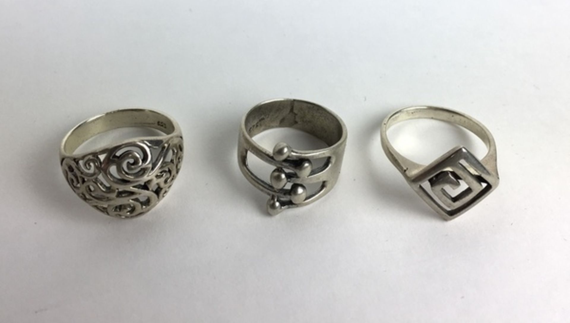 (Zilver) Luxe doos met ringenRingen doos met vijftig verschillende ringen. Conditie: In goede s - Image 4 of 5