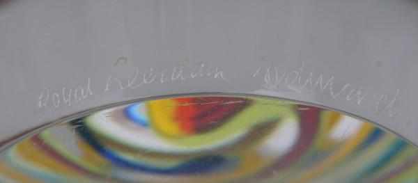 Siem van der Marel (1944)A clear glass bowl with colourful spirals, produced by Glasfabriek Leerdam, - Image 3 of 3