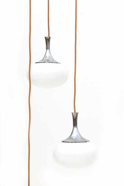 Sölken LeuchtenA seven light hanging lamp with glass shades at different heights, suspended by a - Image 2 of 2