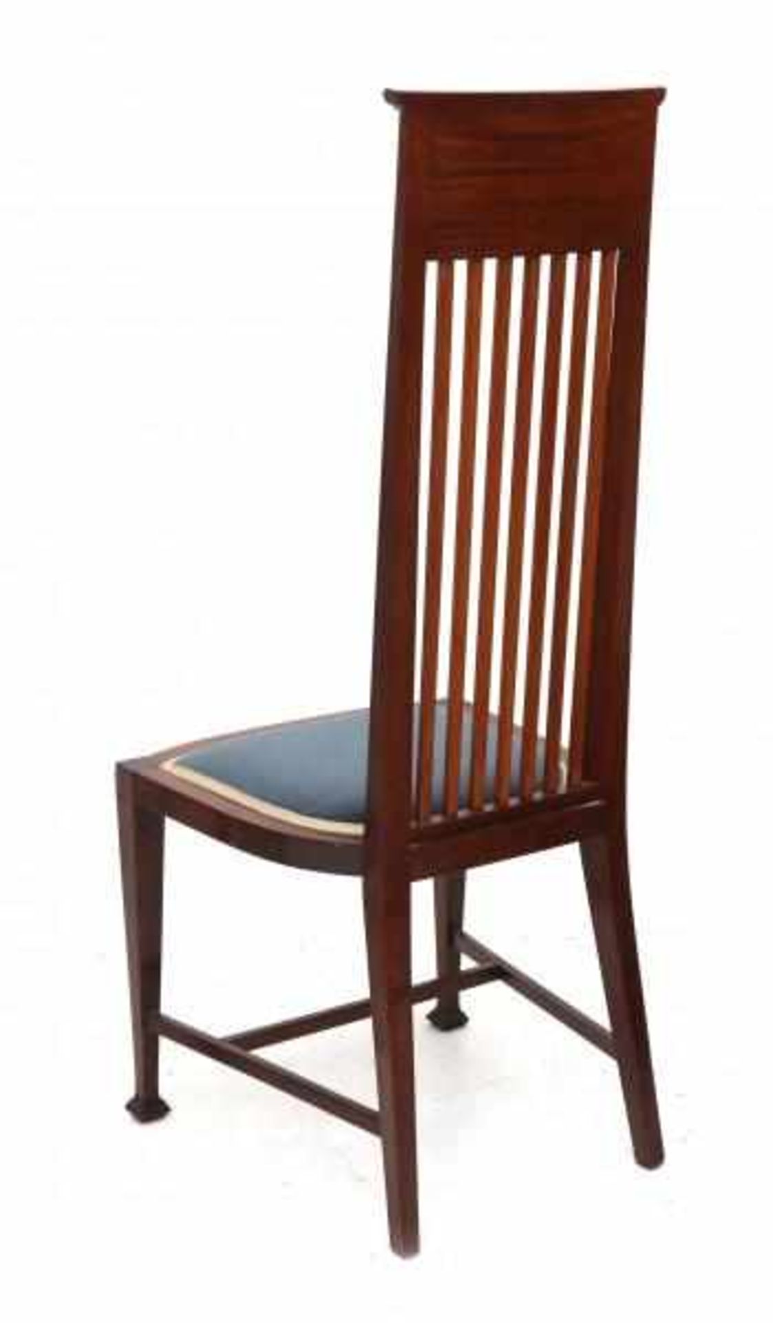 Arts & CraftsTwo mahogany high-back side chairs, the top of the backrest inlaid with repeating - Bild 3 aus 3