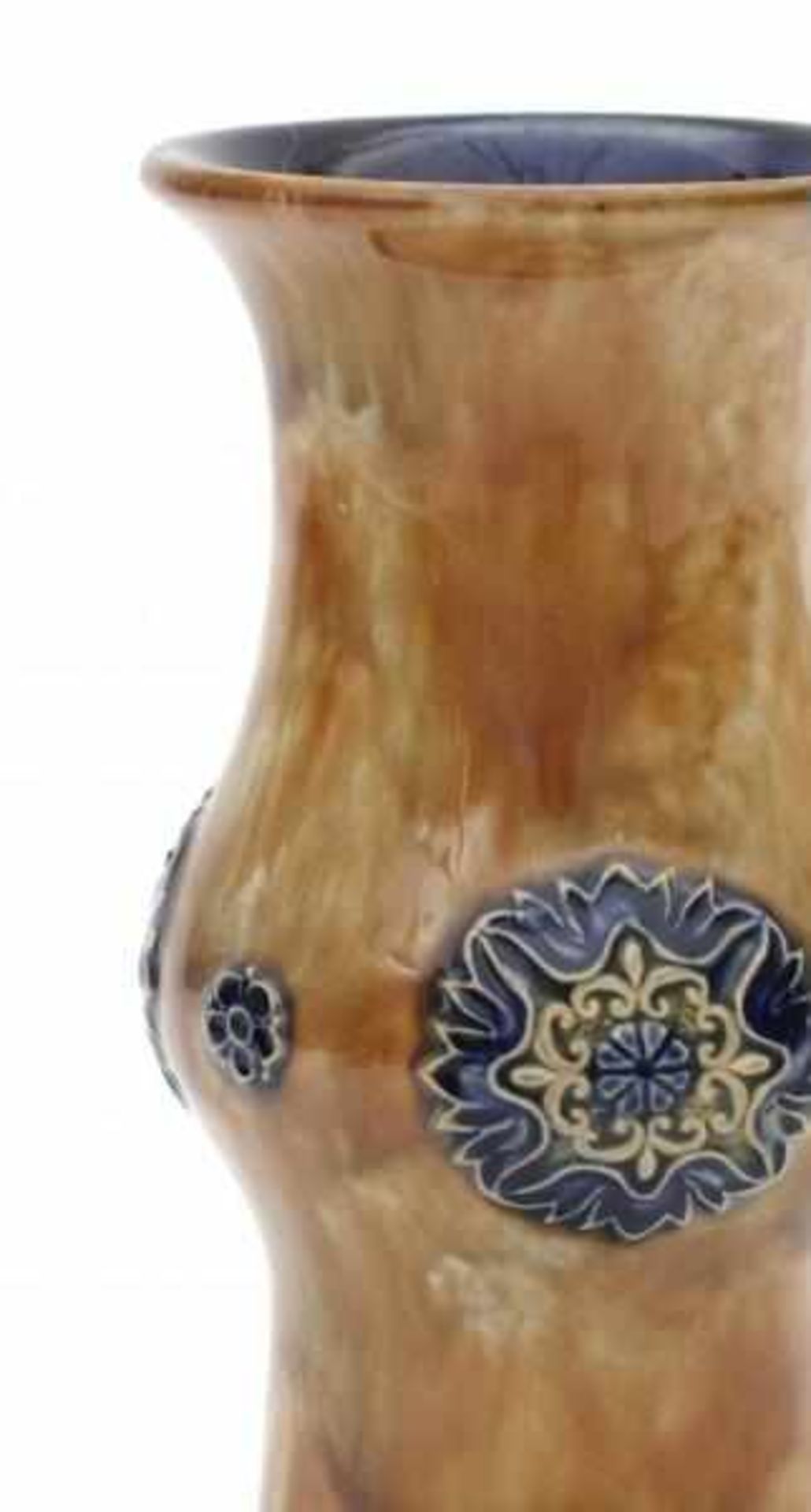 Royal DoultonA glazed stoneware vase with repeating flower-shaped pattern on brown ground, stamped - Bild 2 aus 3