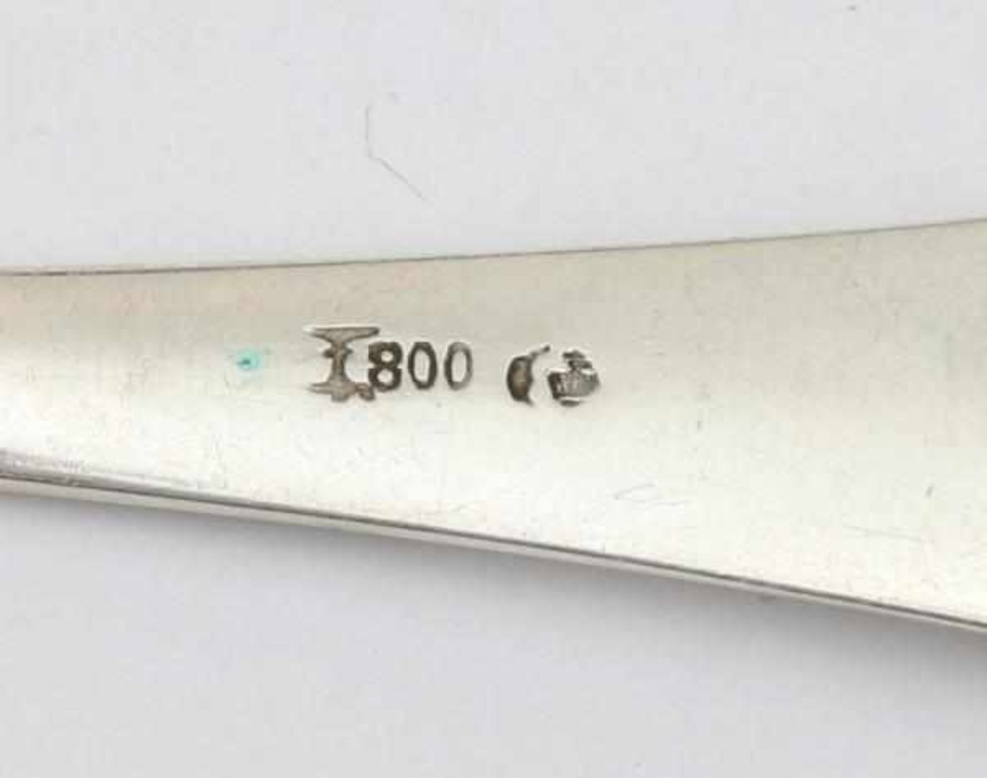 Koch & Bergfeld, BremenA part of a .800 silver Jugendstil cutlery set, associated, comprising 5 - Bild 2 aus 2