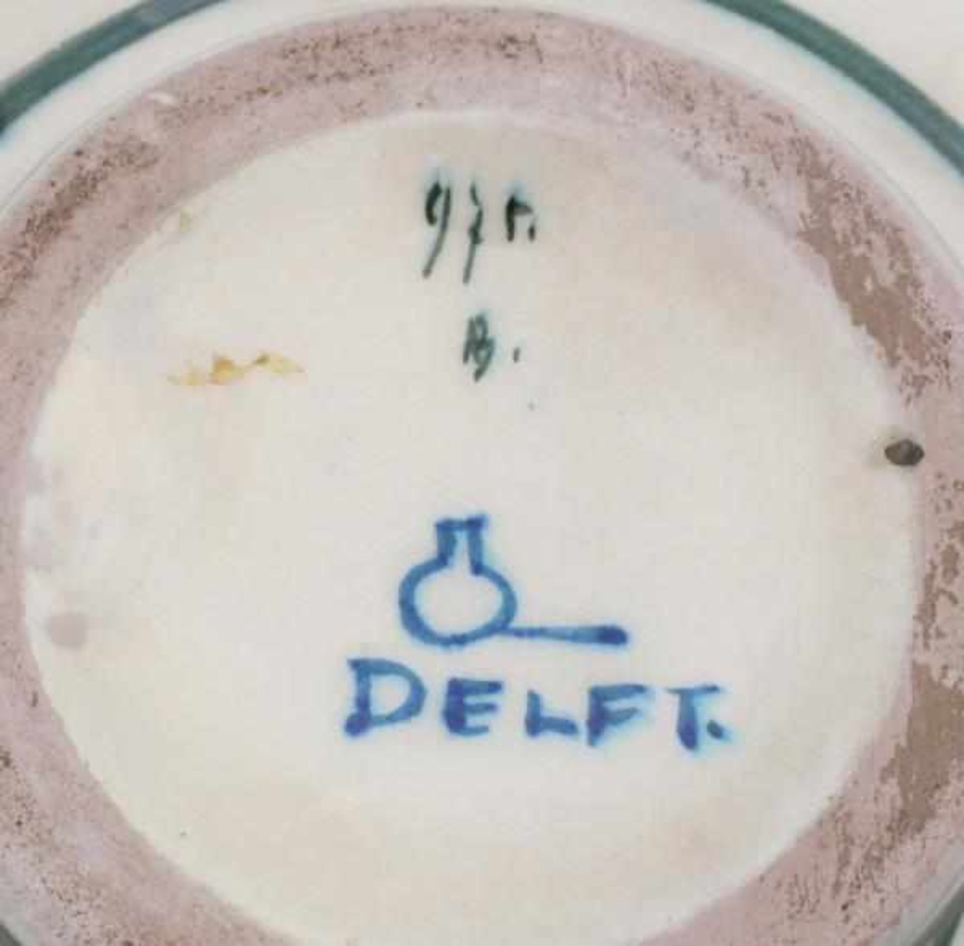 De Porceleyne Fles, DelftA Persian-inspired decorated ceramic bowl, circa 1910-1930, signed - Bild 3 aus 3