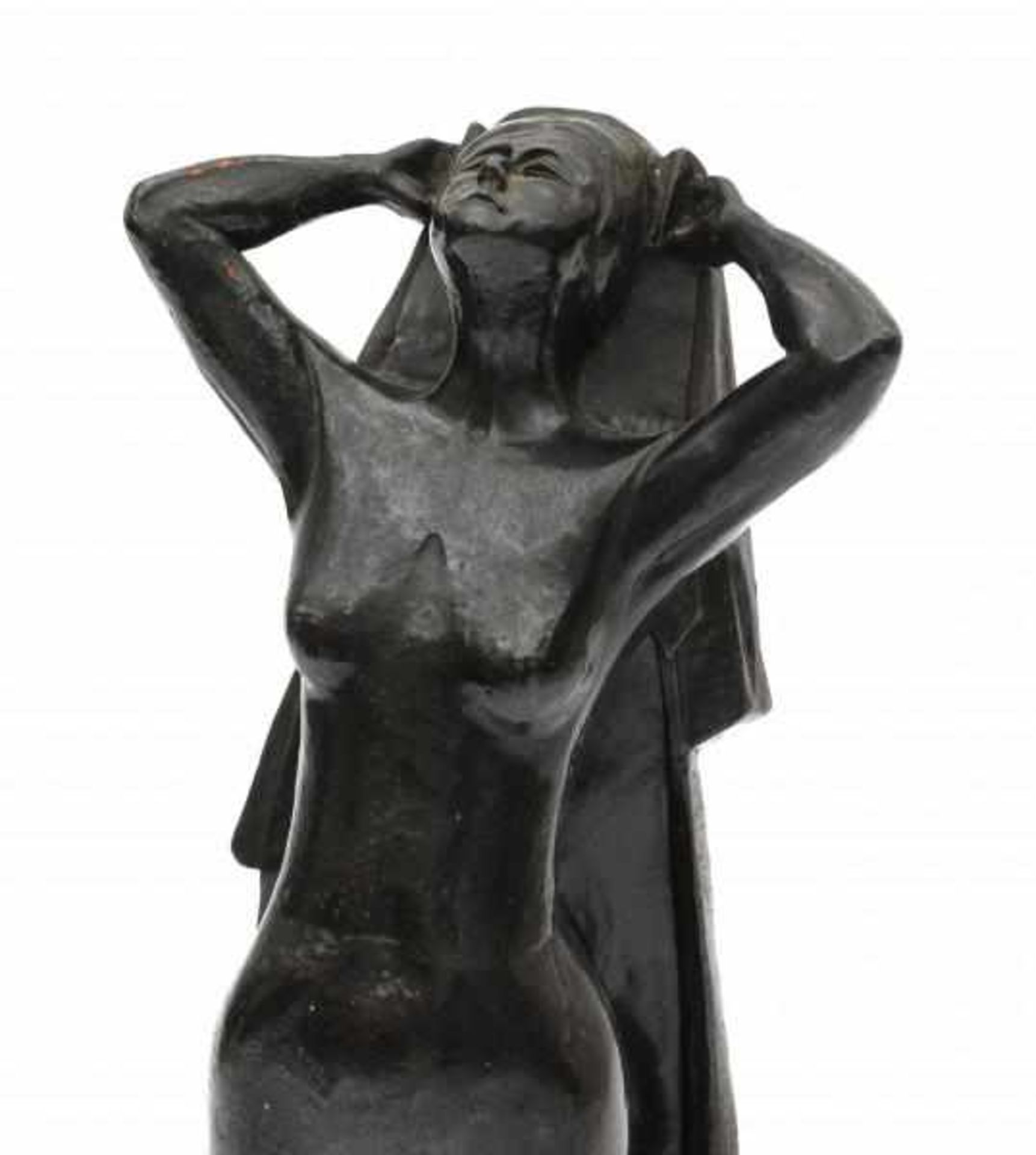 Willem Coenraad Brouwer (1877-1933)A black glazed ceramic figure 'Uit 't Bad', produced by Fabriek - Bild 2 aus 5